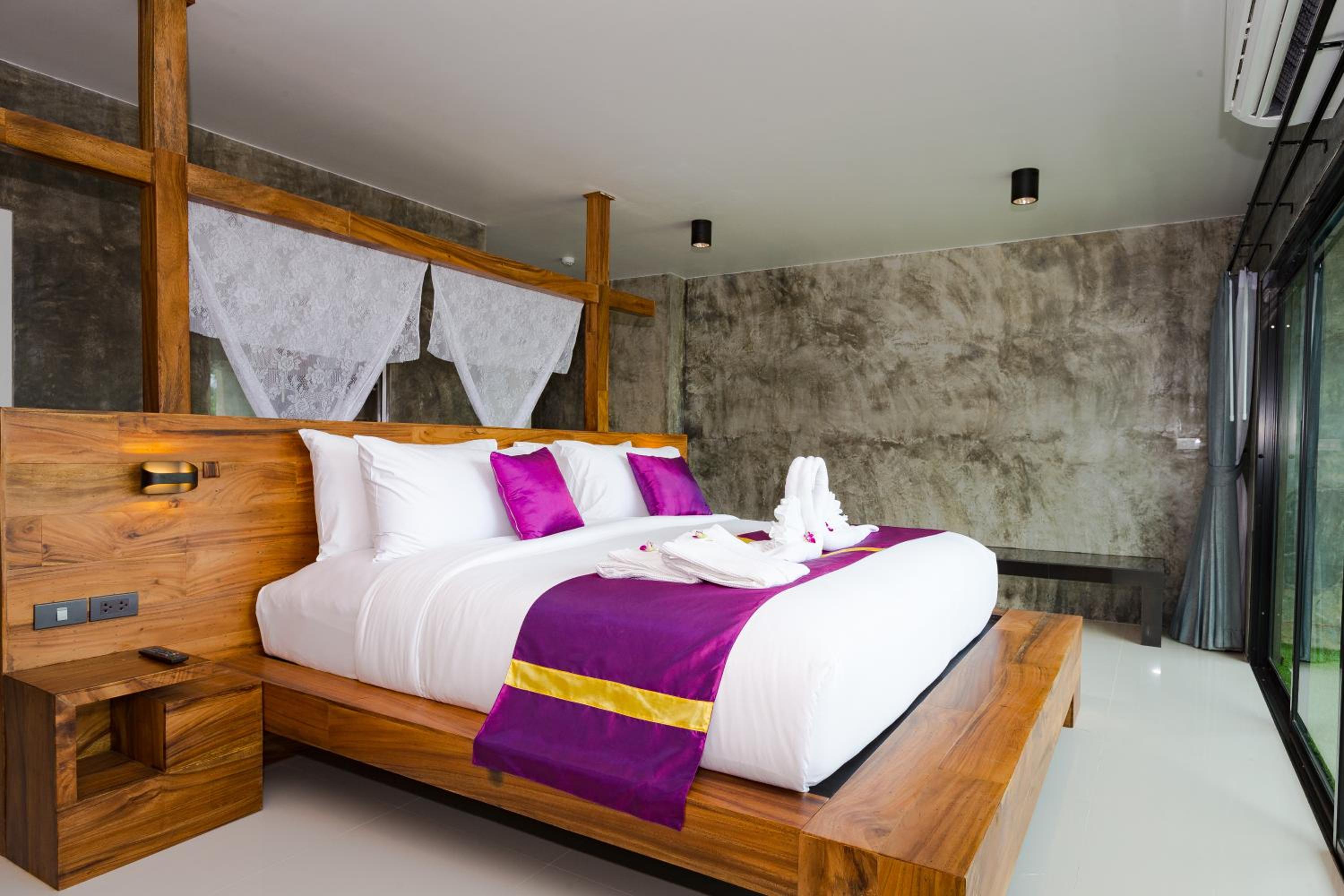 Grand Deluxe Double or Twin Room with Sea View - Photo 1