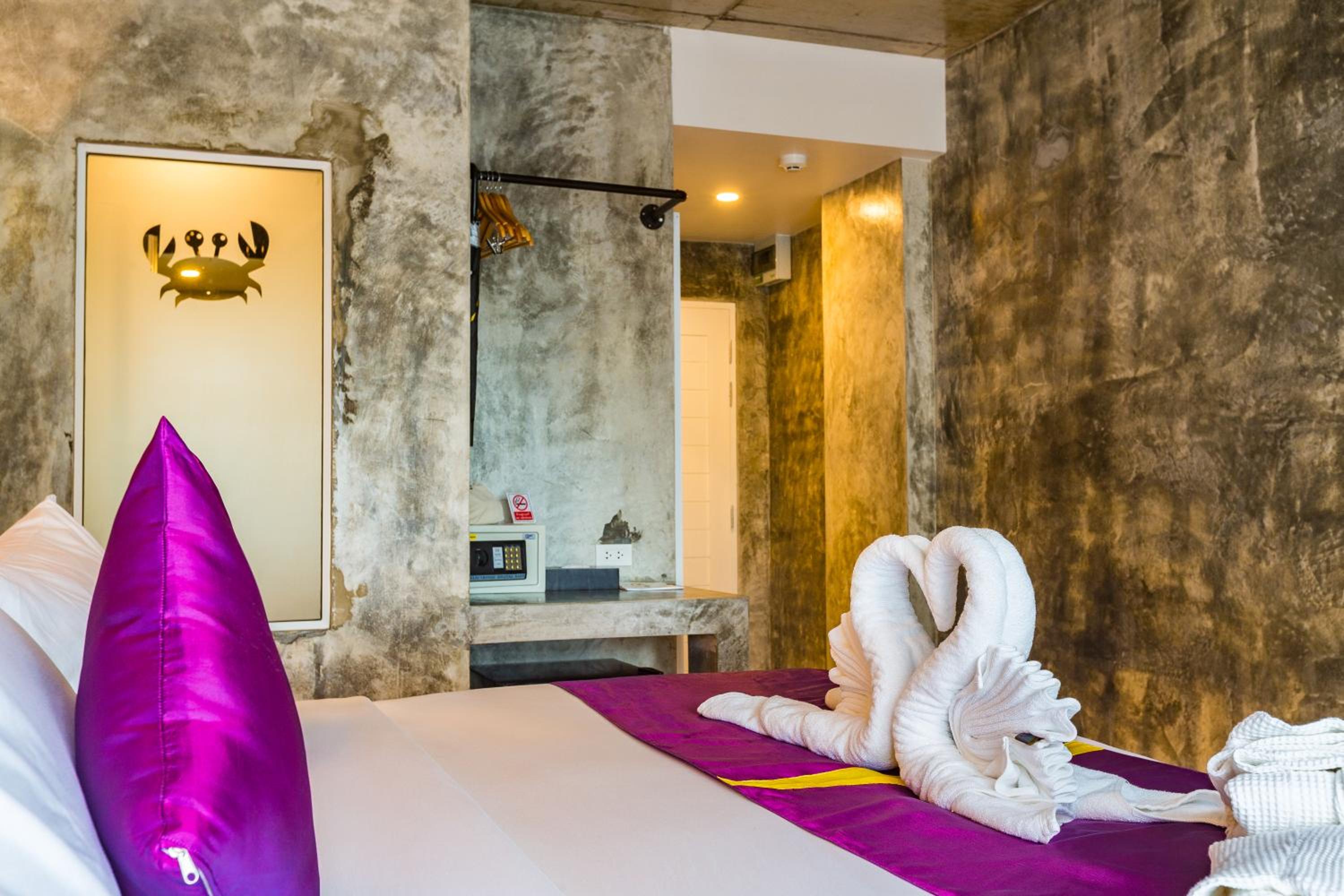 Deluxe Double or Twin Room - Photo 4