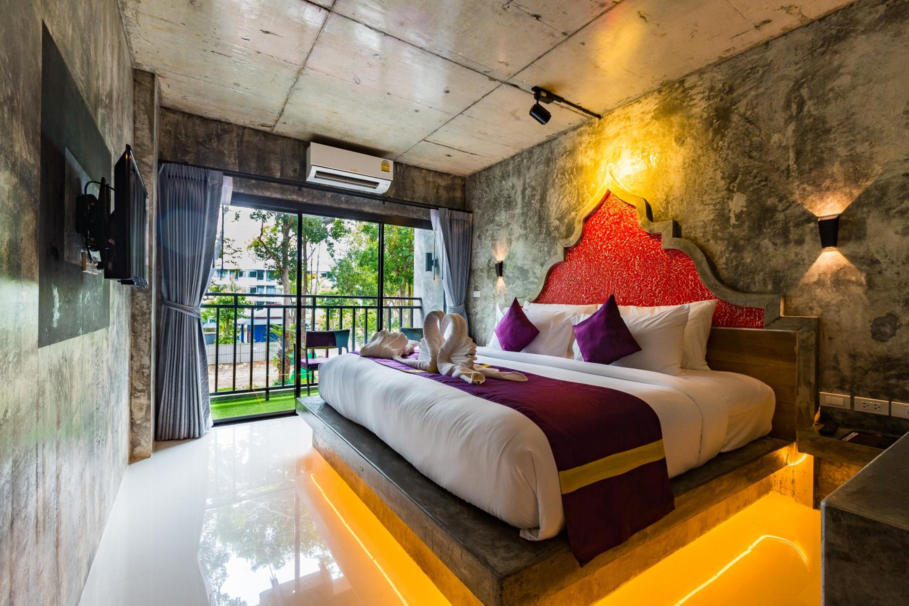 Deluxe Double or Twin Room - Photo 19