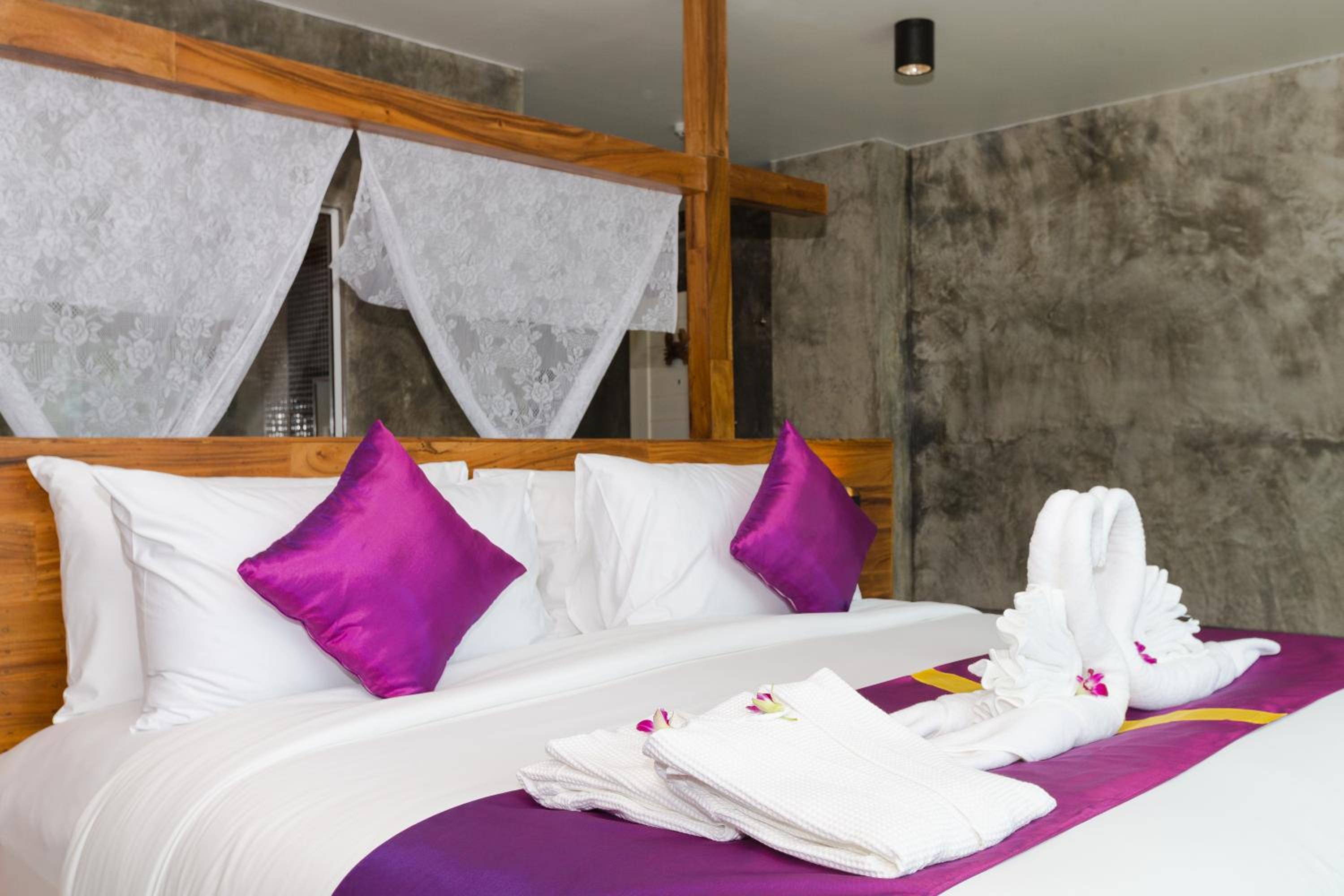 Grand Deluxe Double or Twin Room with Sea View - Photo 12