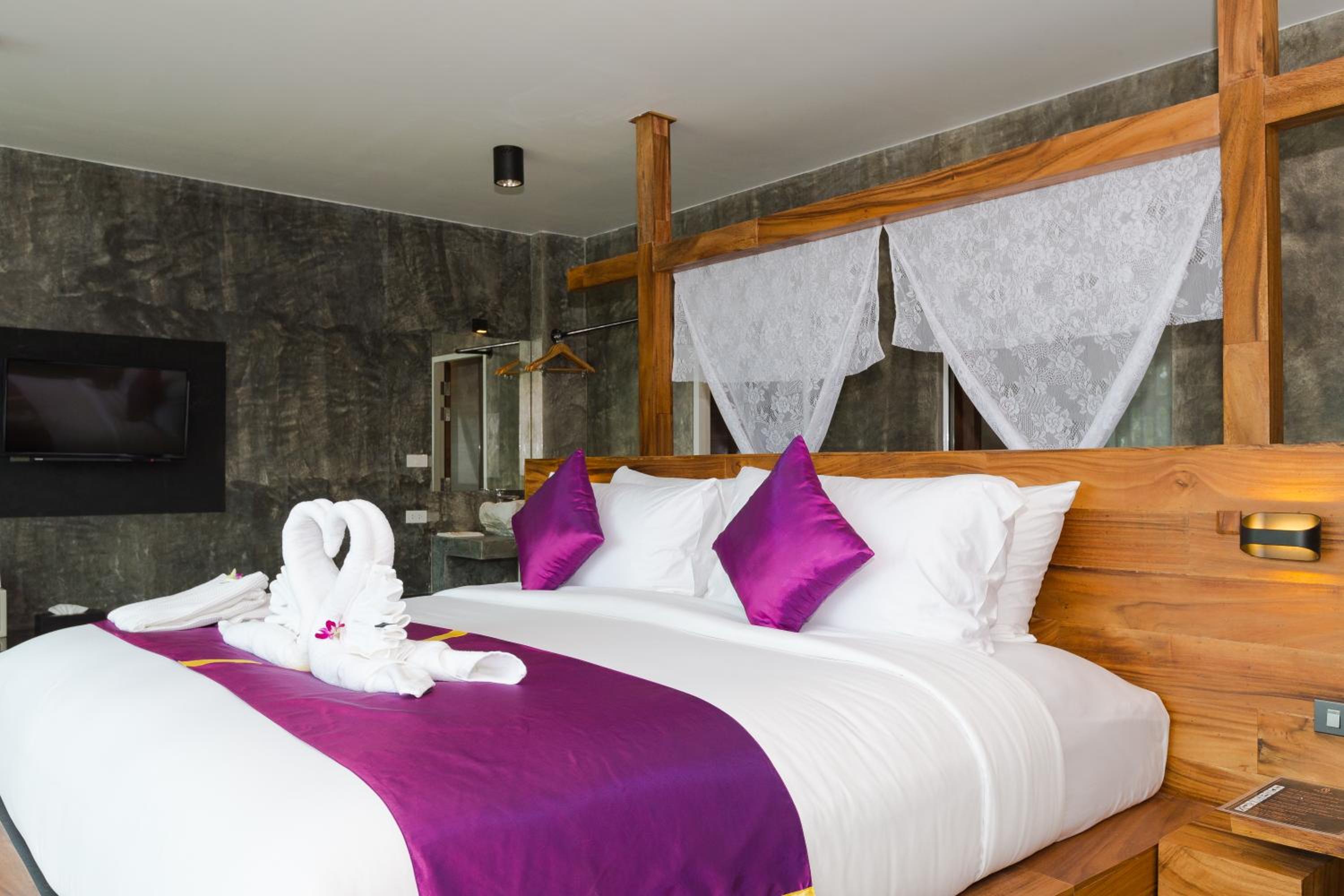 Grand Deluxe Double or Twin Room with Sea View - Photo 13