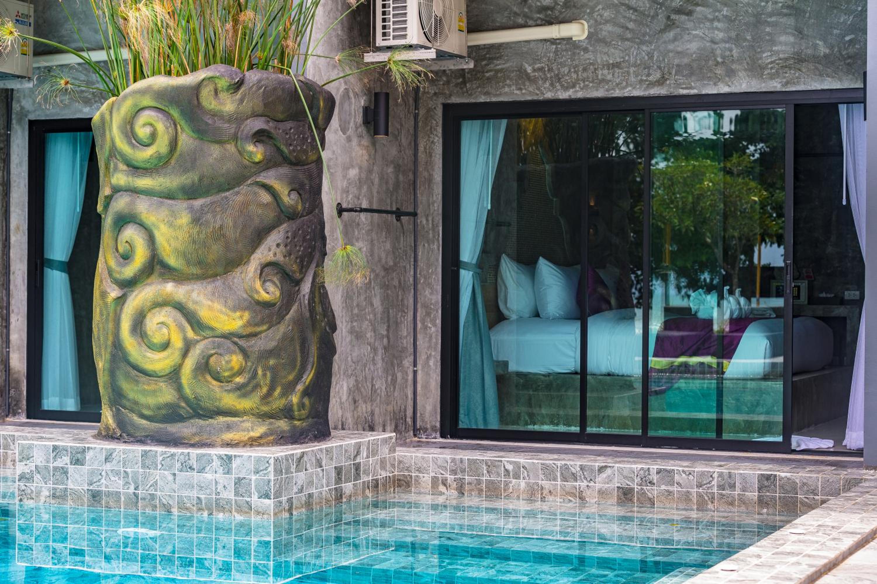 Deluxe Double or Twin Room with Sea View Pool Access - Photo 7