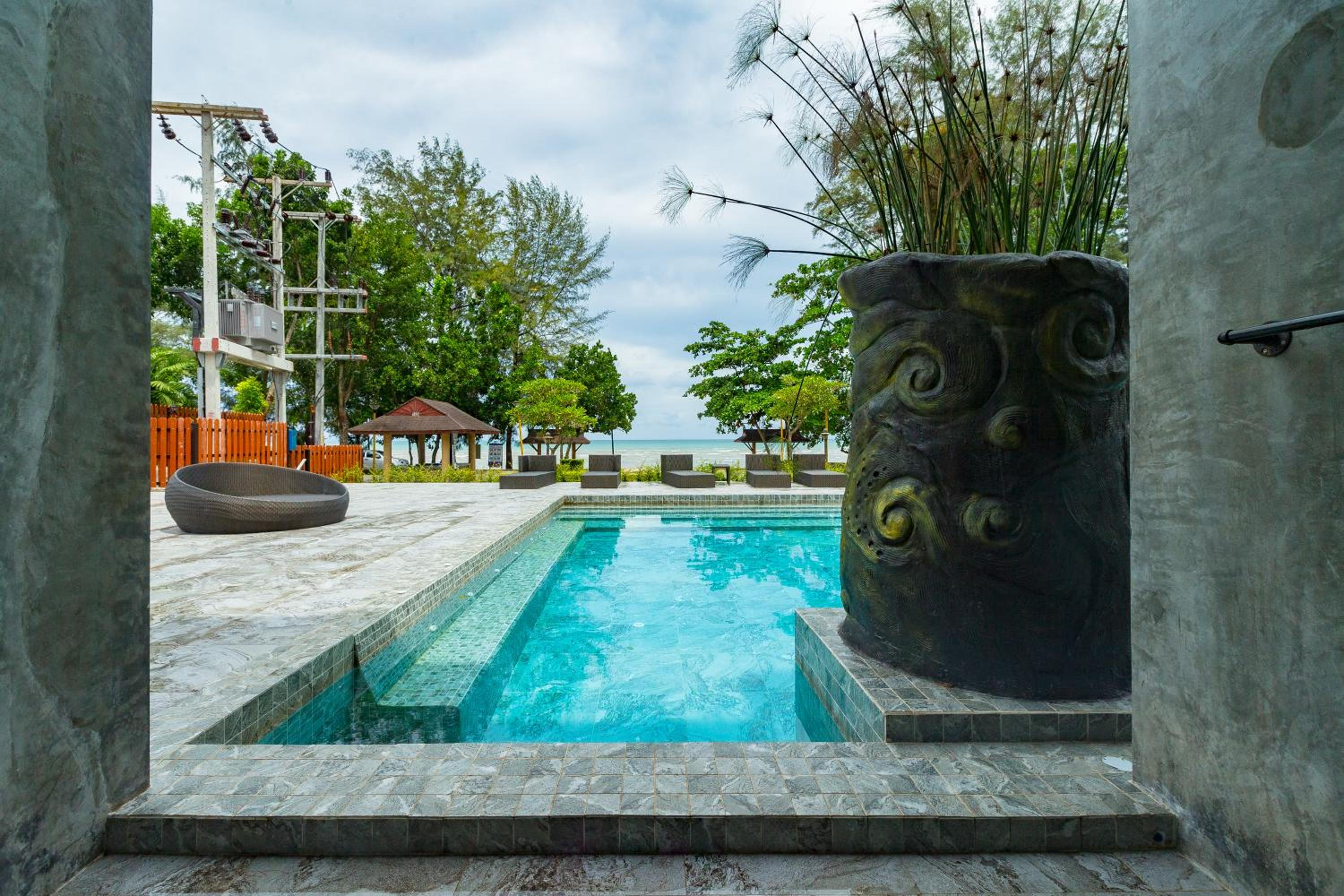 Deluxe Double or Twin Room with Sea View Pool Access - Photo 3