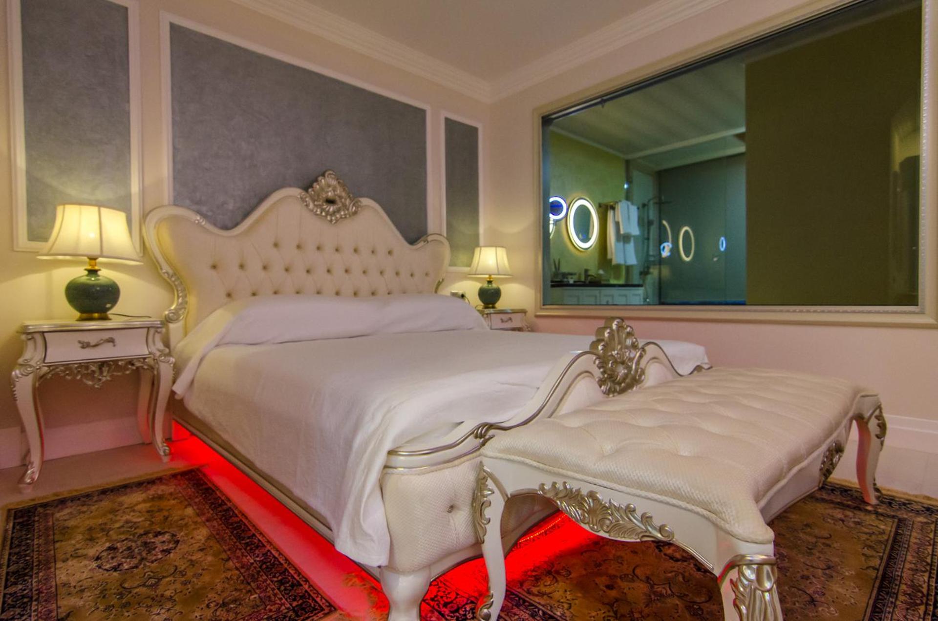 Deluxe Suite - Photo 8