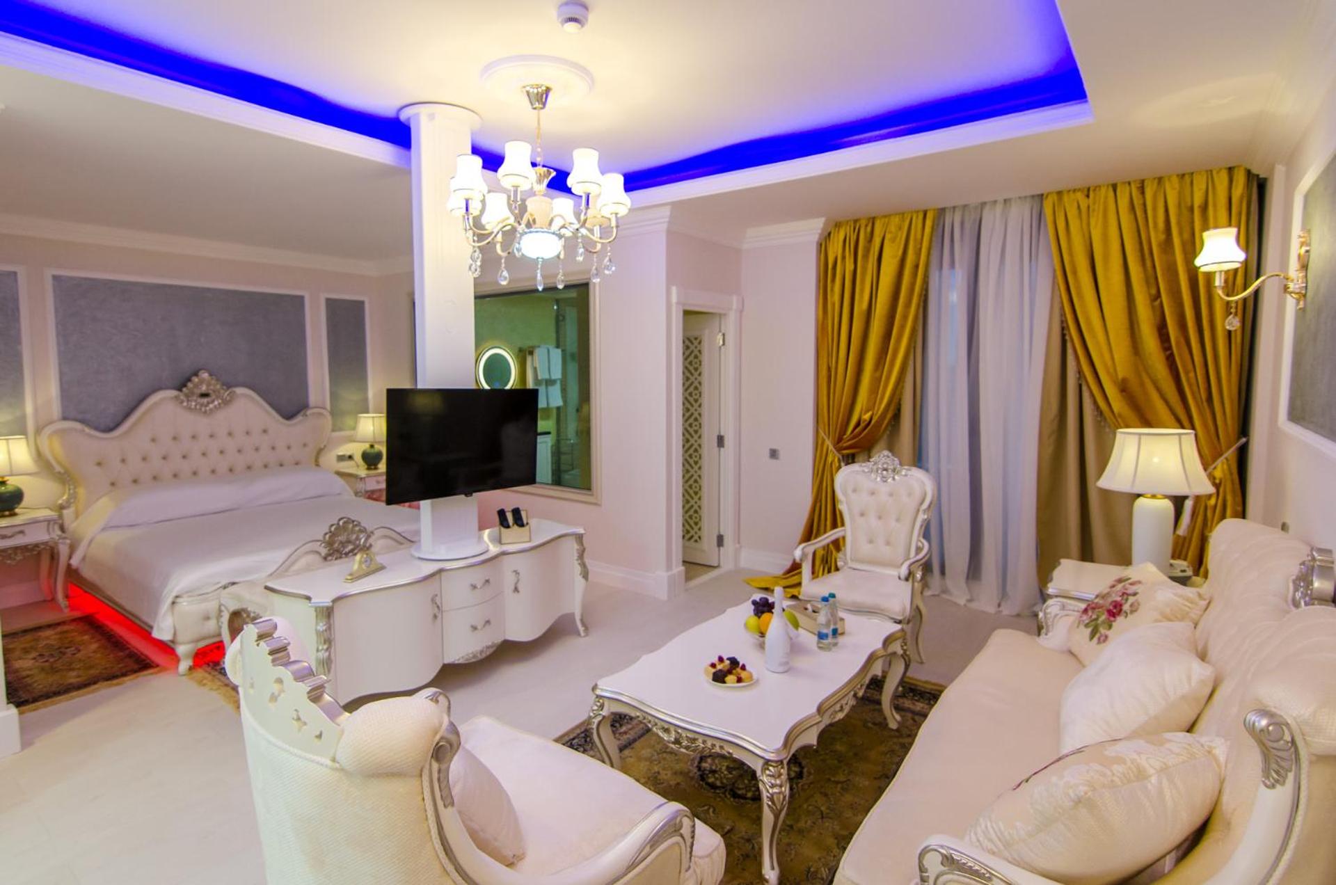 Deluxe Suite - Photo 9