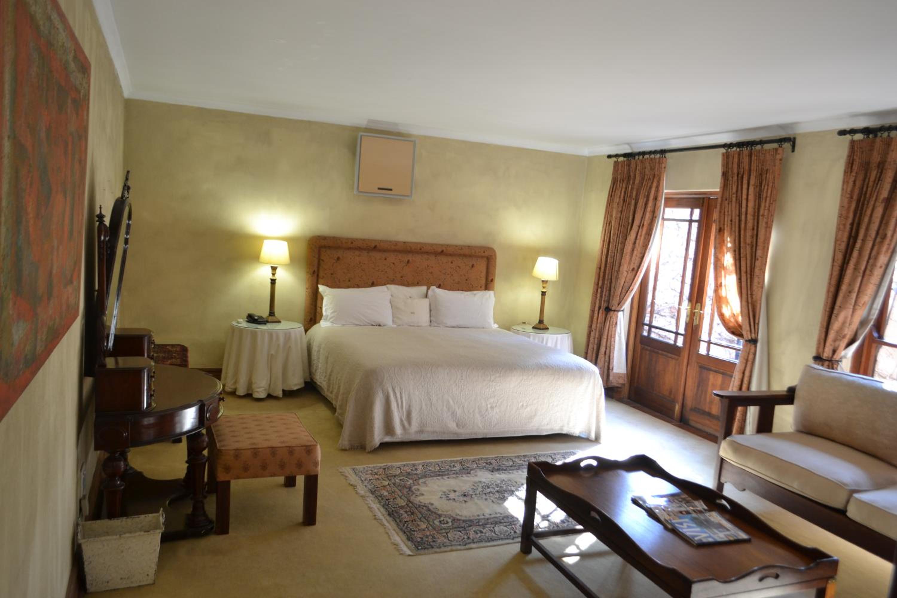 Deluxe King Suite