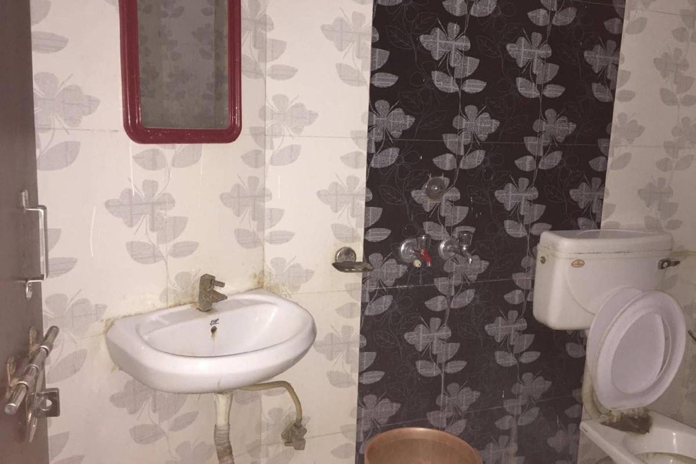 Basic Triple Room - For Indian nationals only - Photo 4