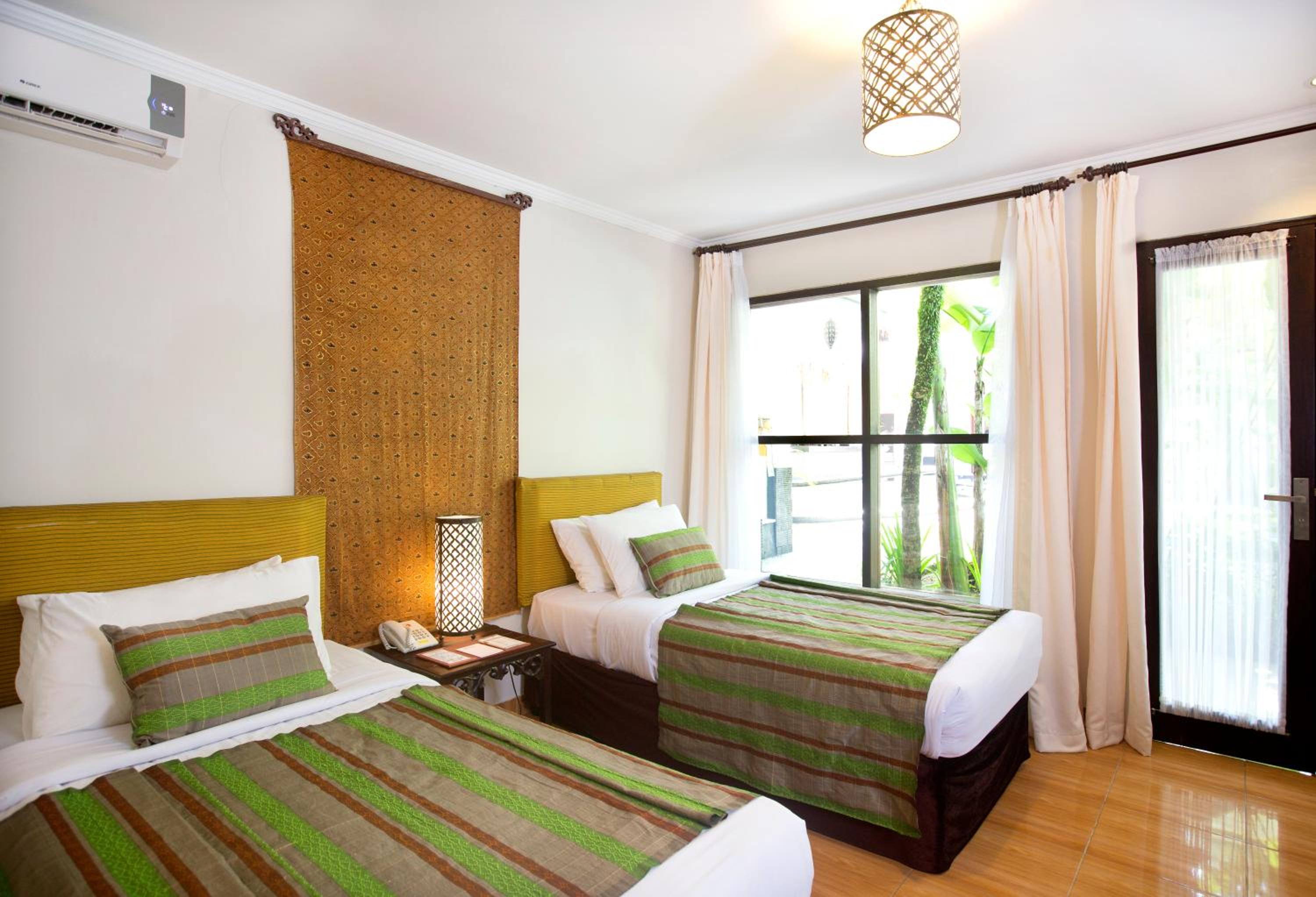 Deluxe Room - Photo 5