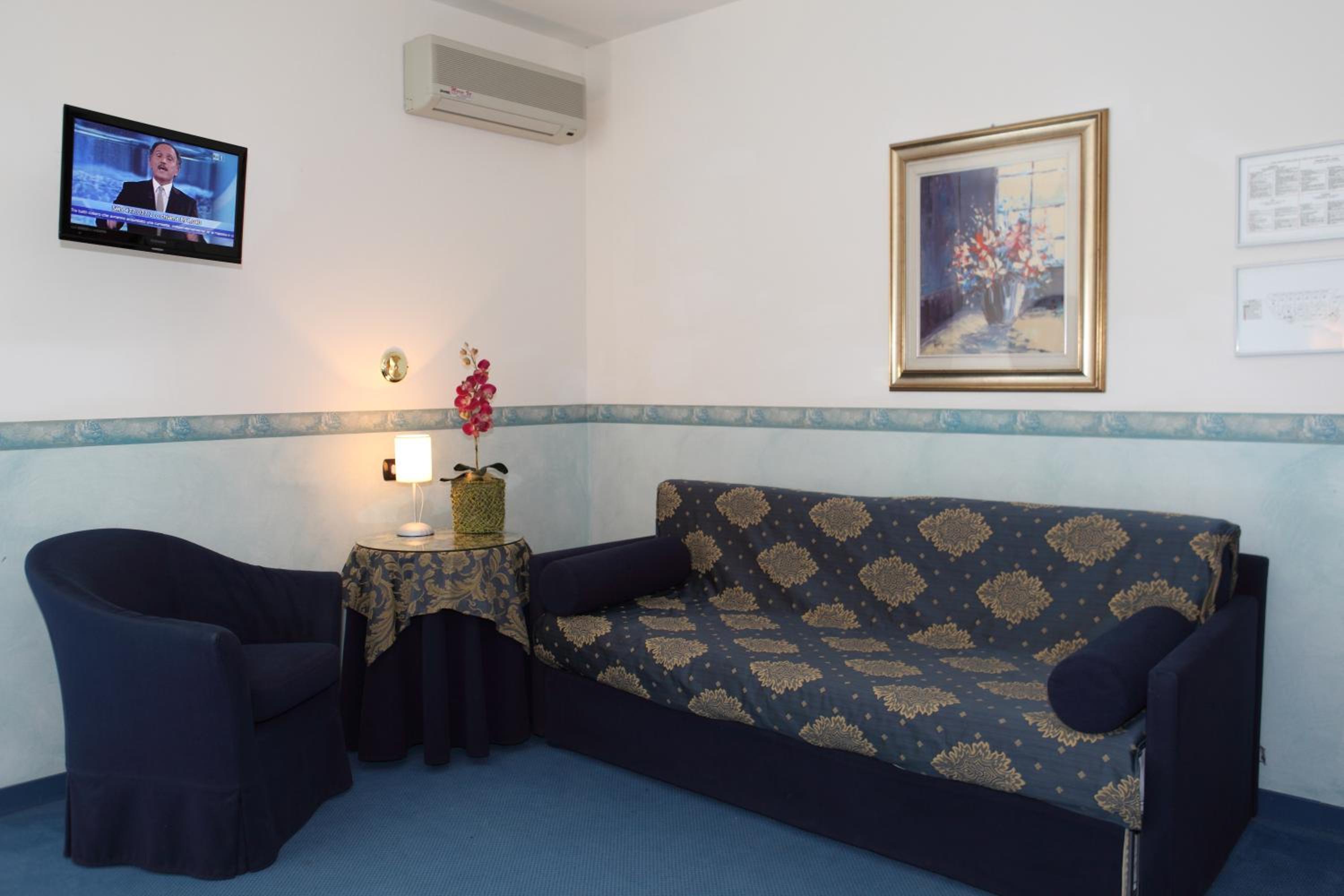 Quadruple Room - Photo 4