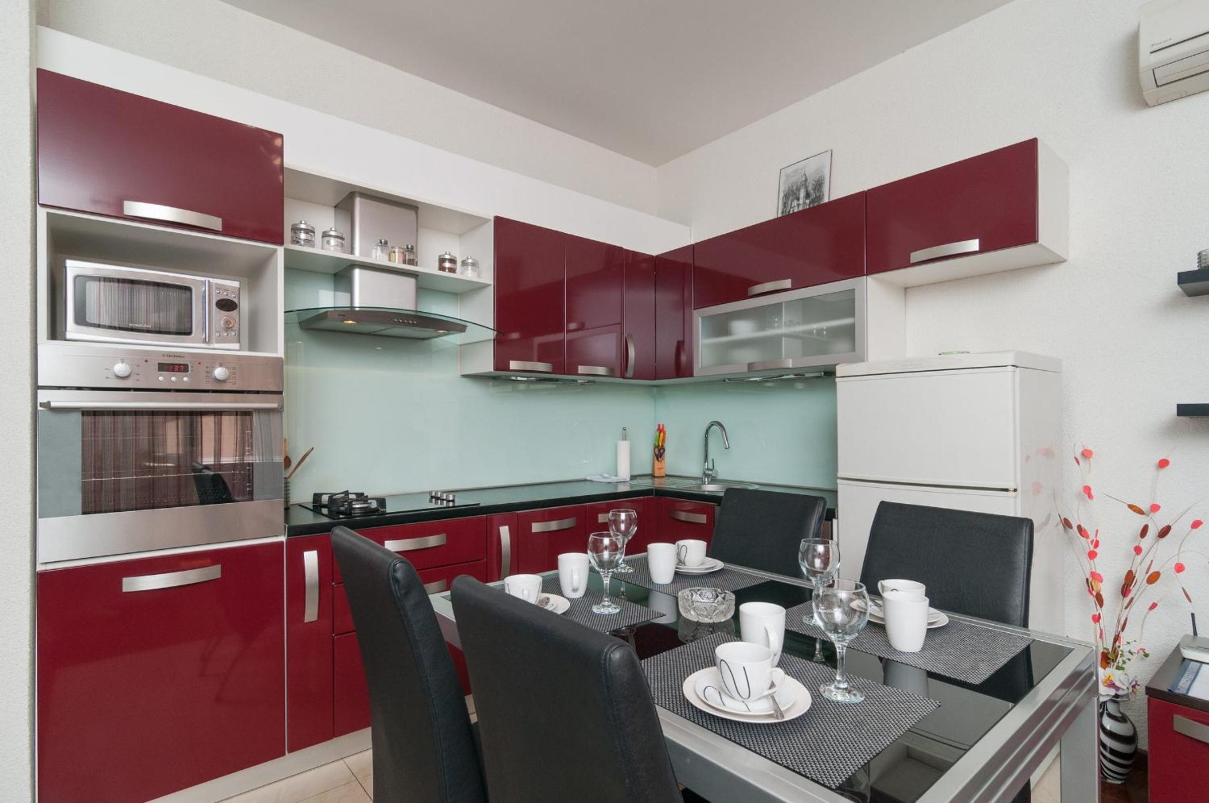 Three-Bedroom Apartment - Photo 20