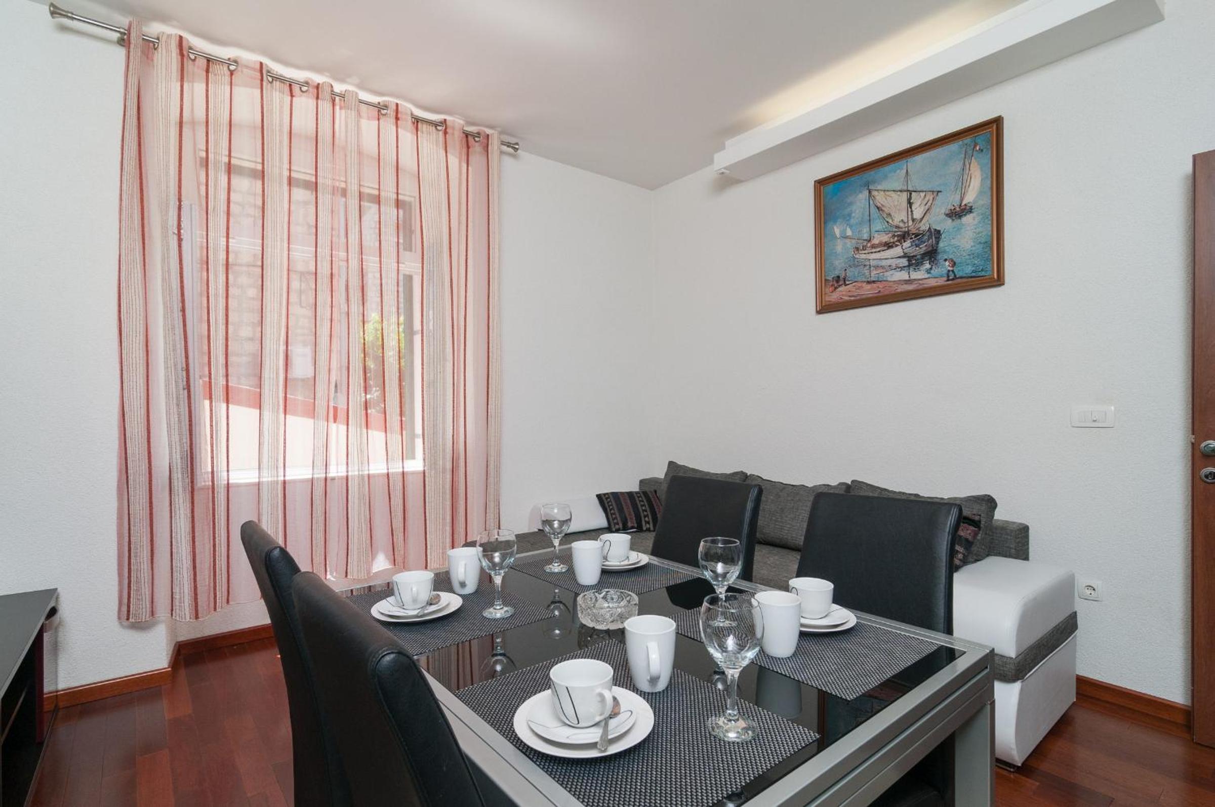 Three-Bedroom Apartment - Photo 31