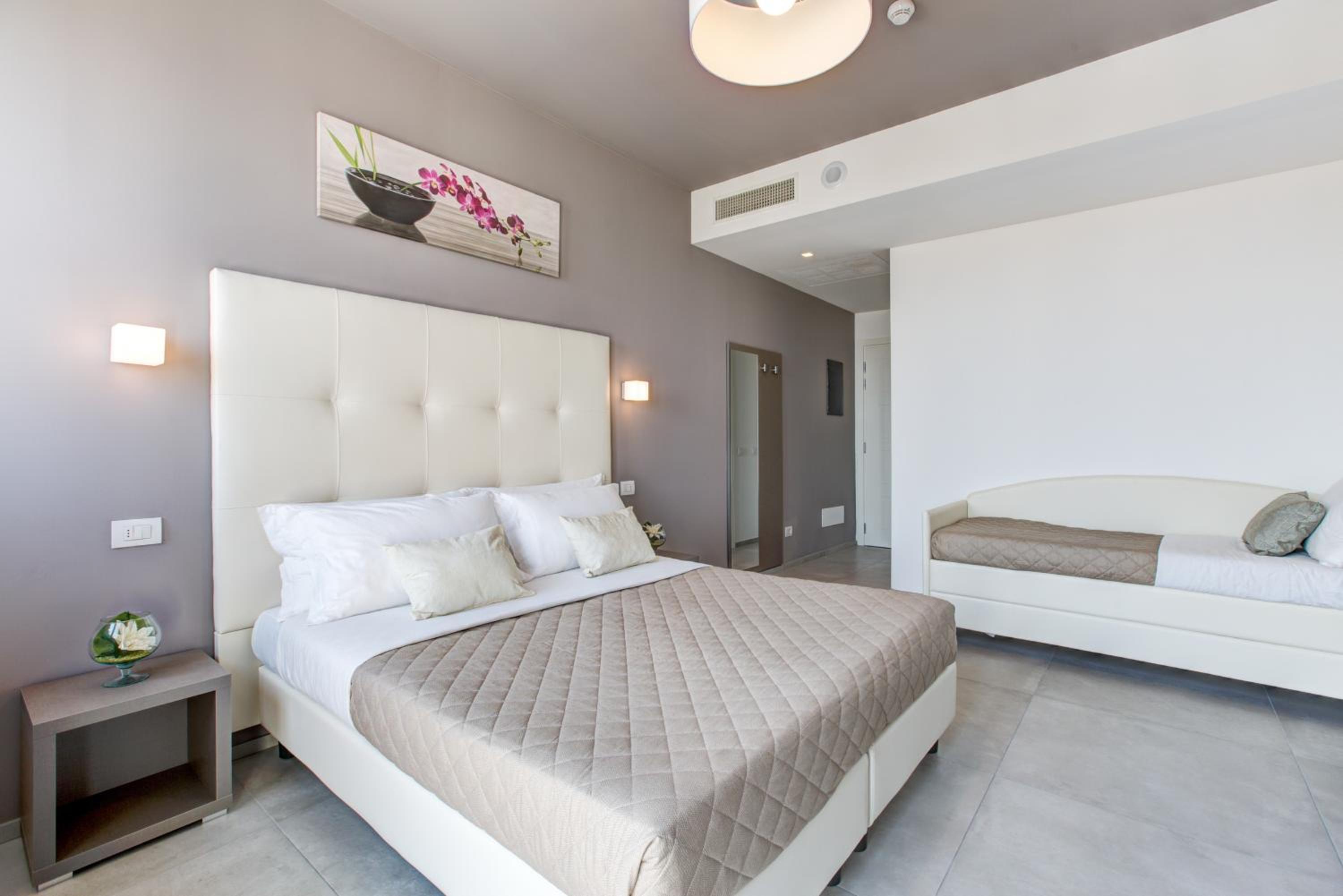 Double Room with Balcony and Sea View photo 3