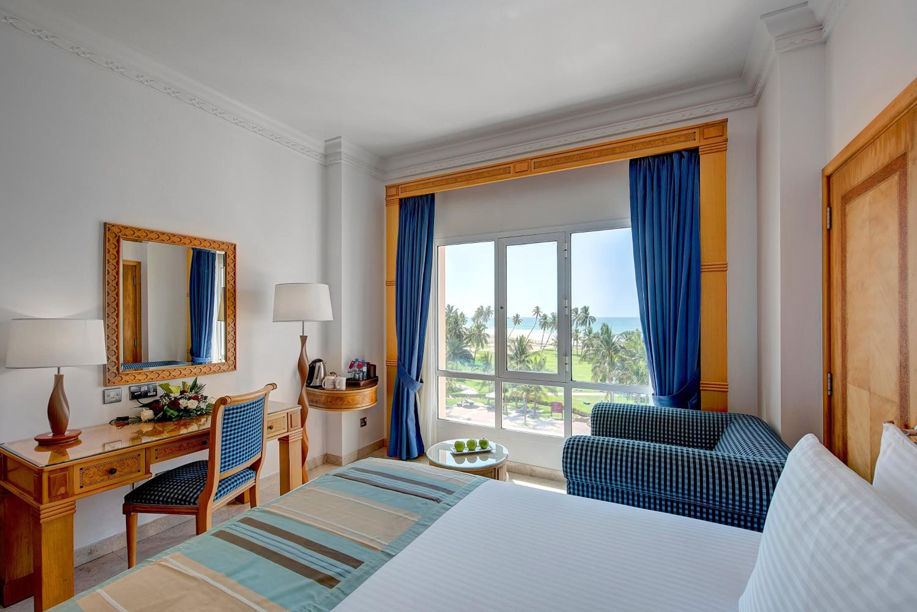 Standard King Room with Ocean View - Photo 1