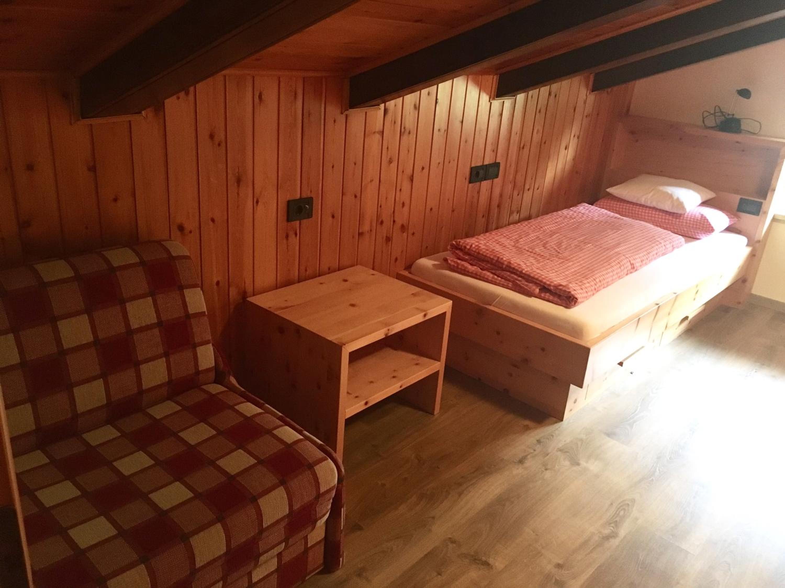 One-Bedroom Apartment - Attic photo 2