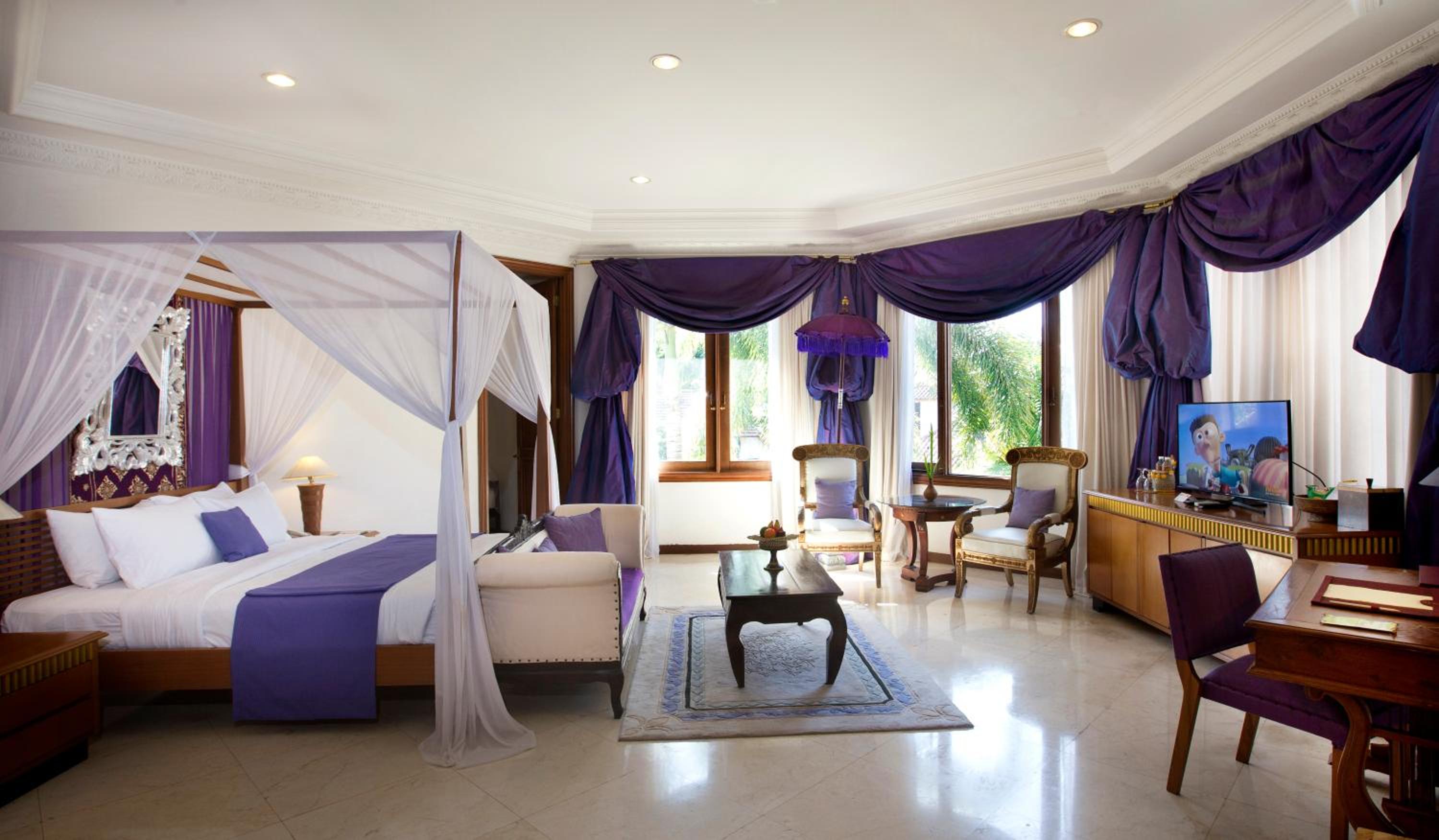 Governor Suite - Photo 1