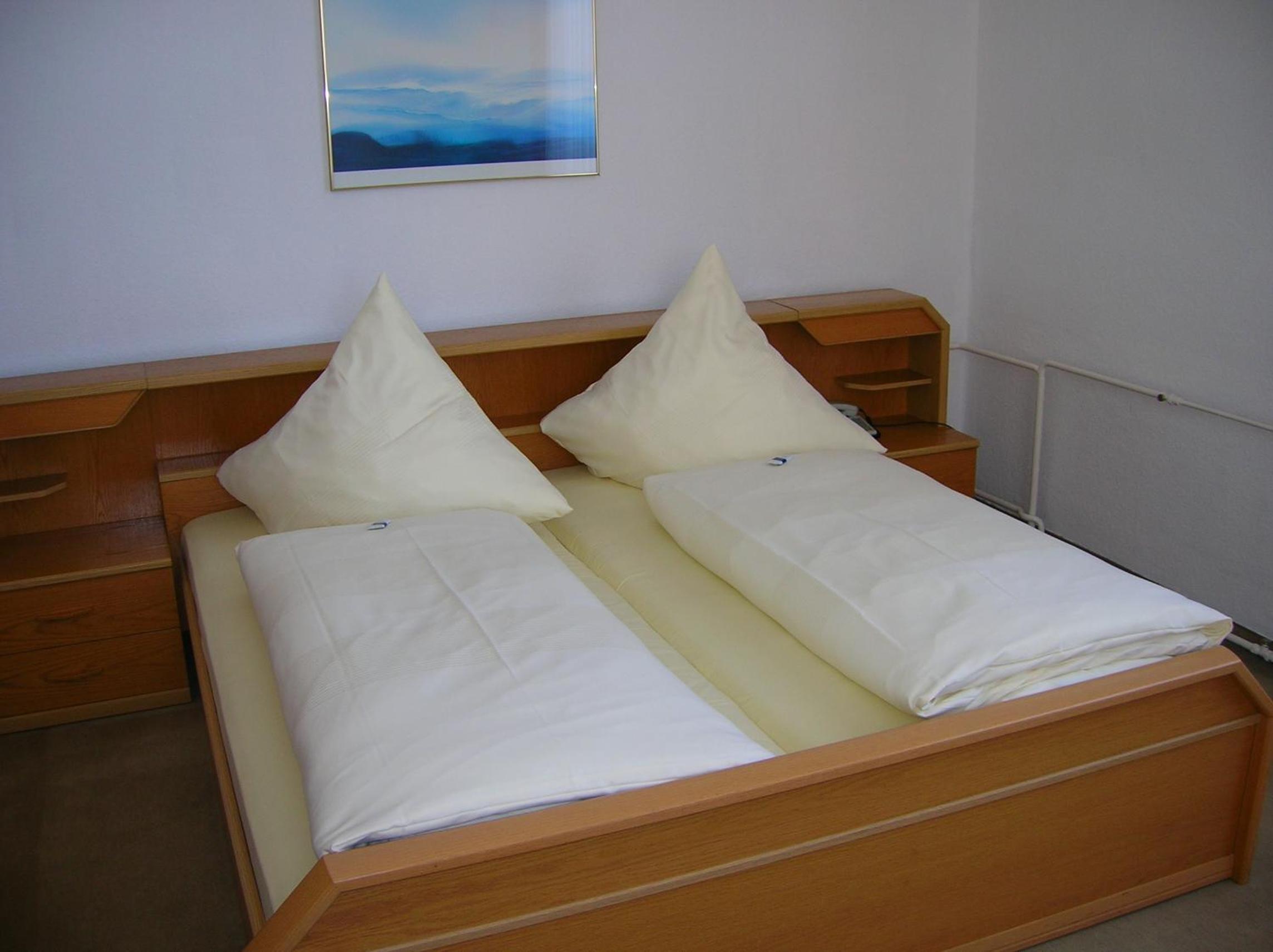 Twin Room - Photo 2