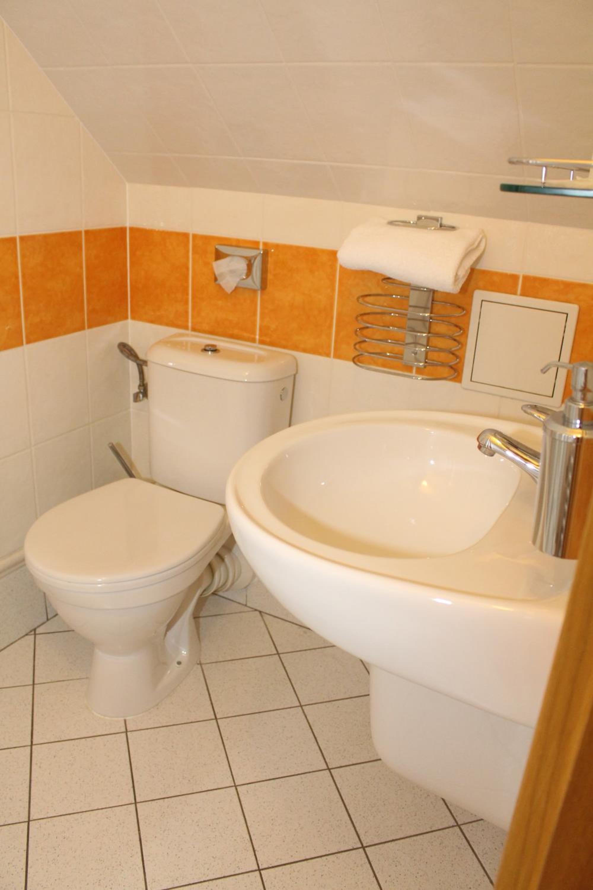 Double Room - Photo 7