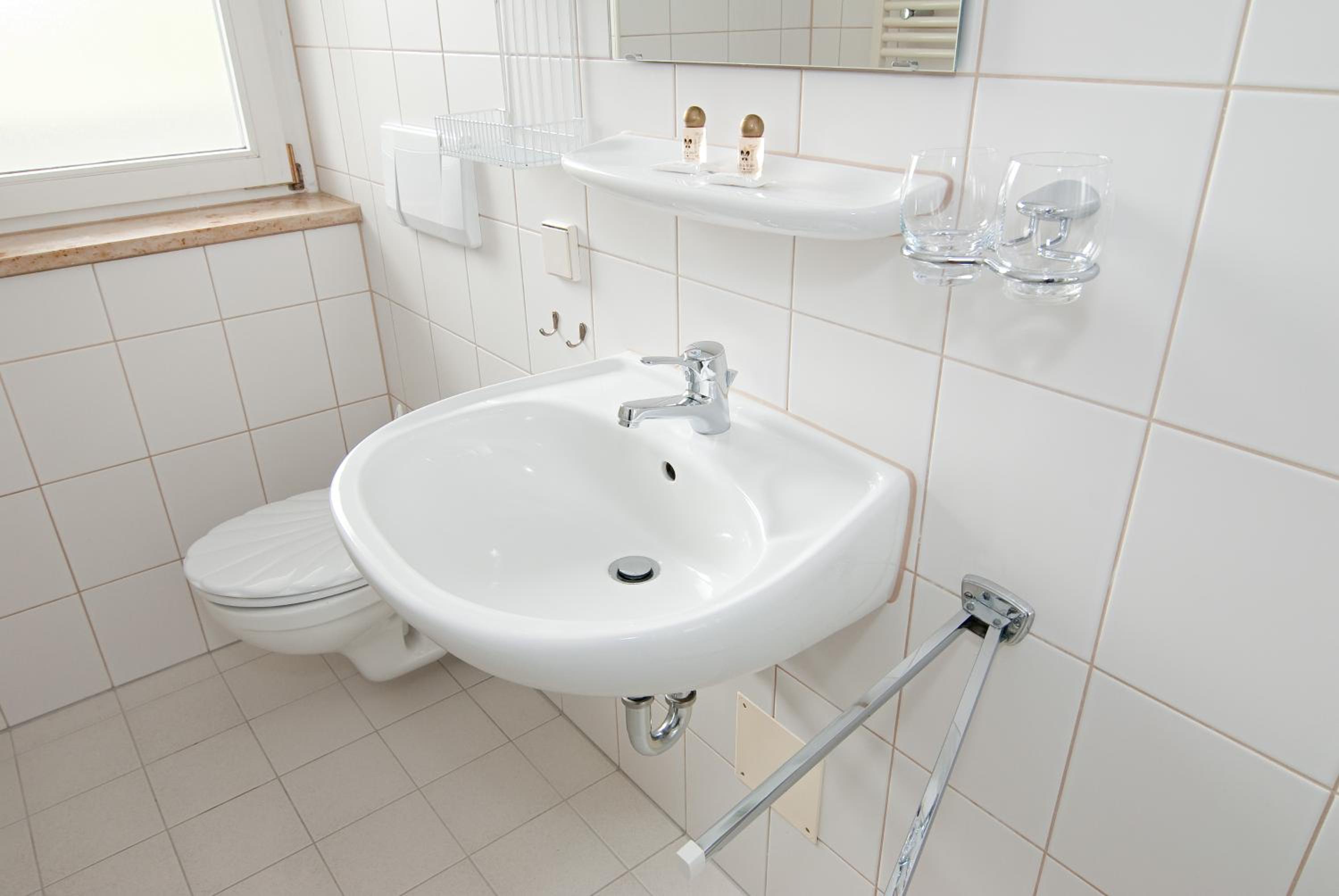 Single Room photo 2