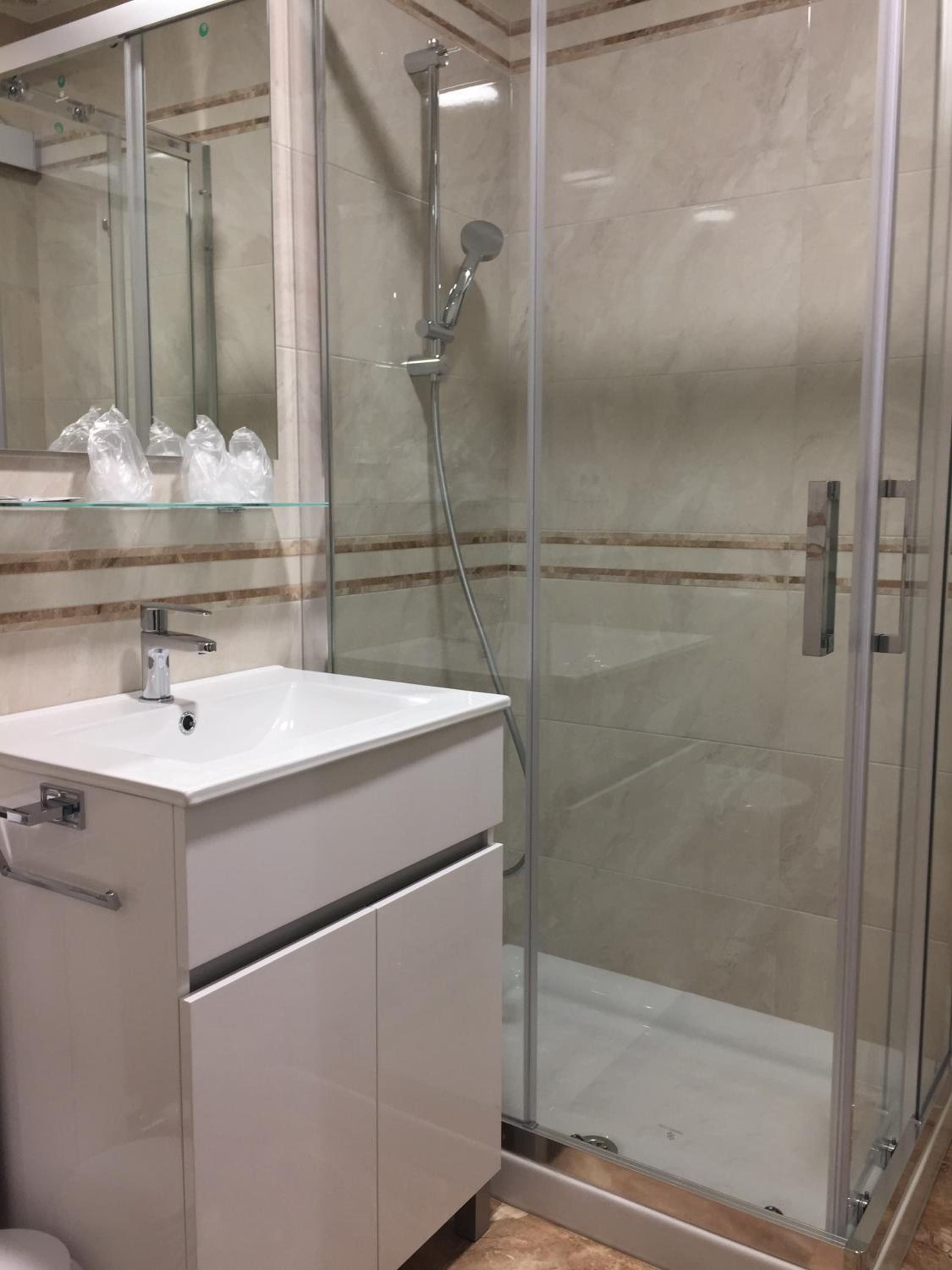 Deluxe Double Room with Shower