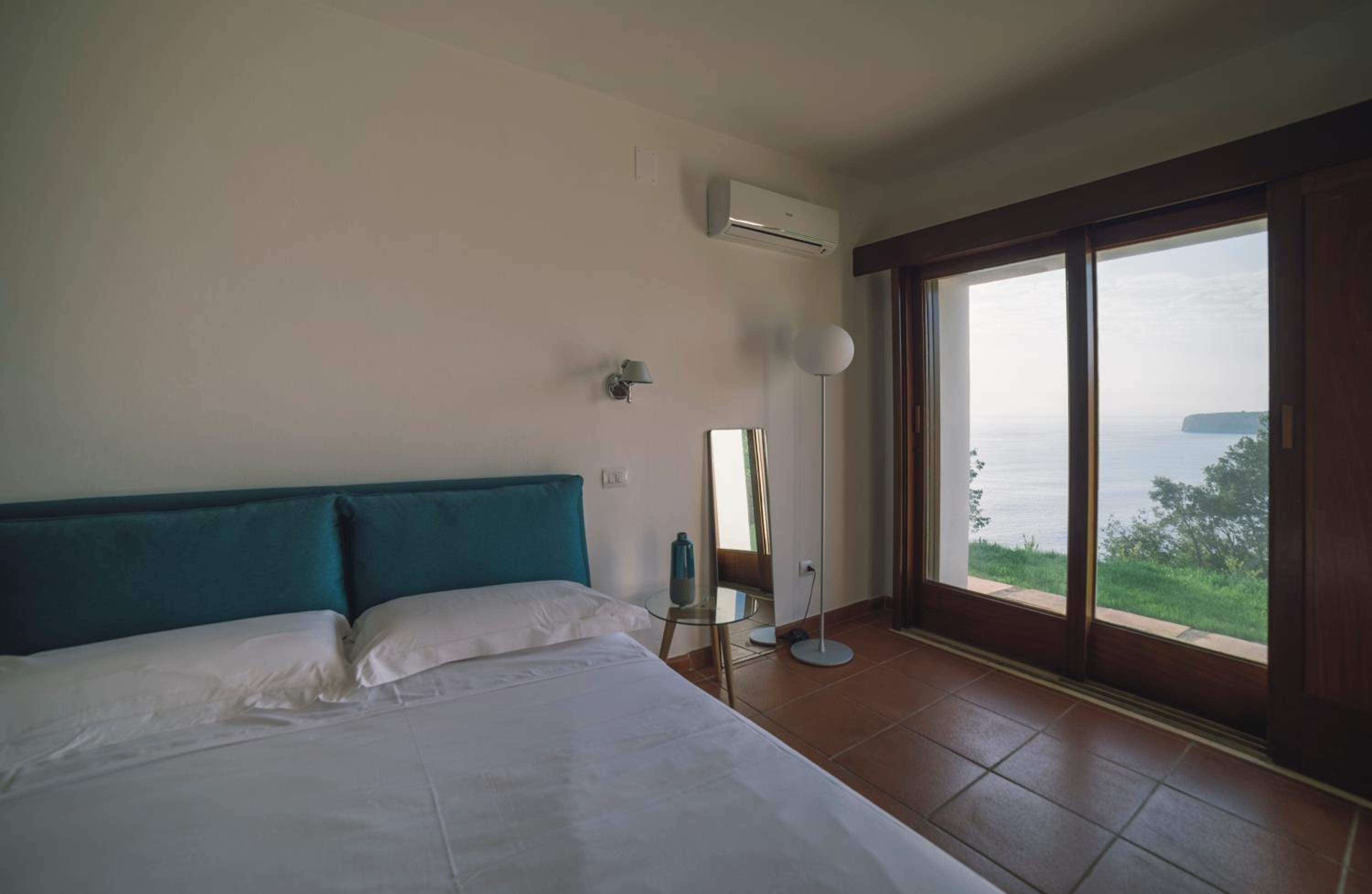 Deluxe Double Room with Sea View photo 1