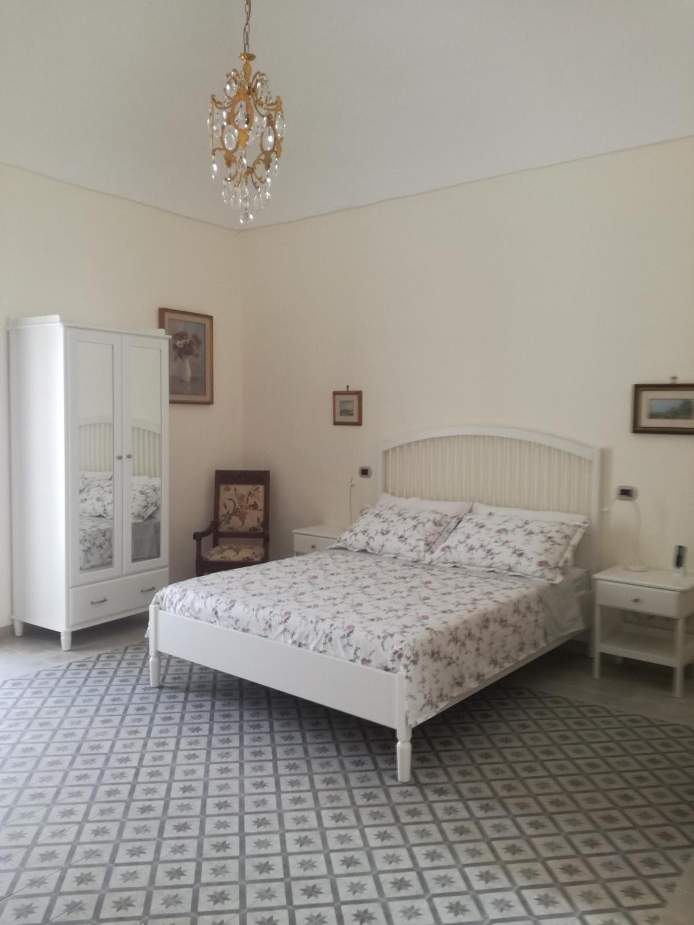 Large Double Room photo 3