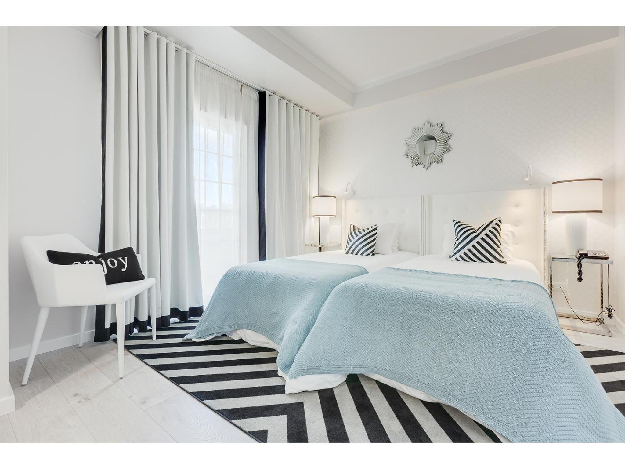 Double or Twin Room - Photo 11