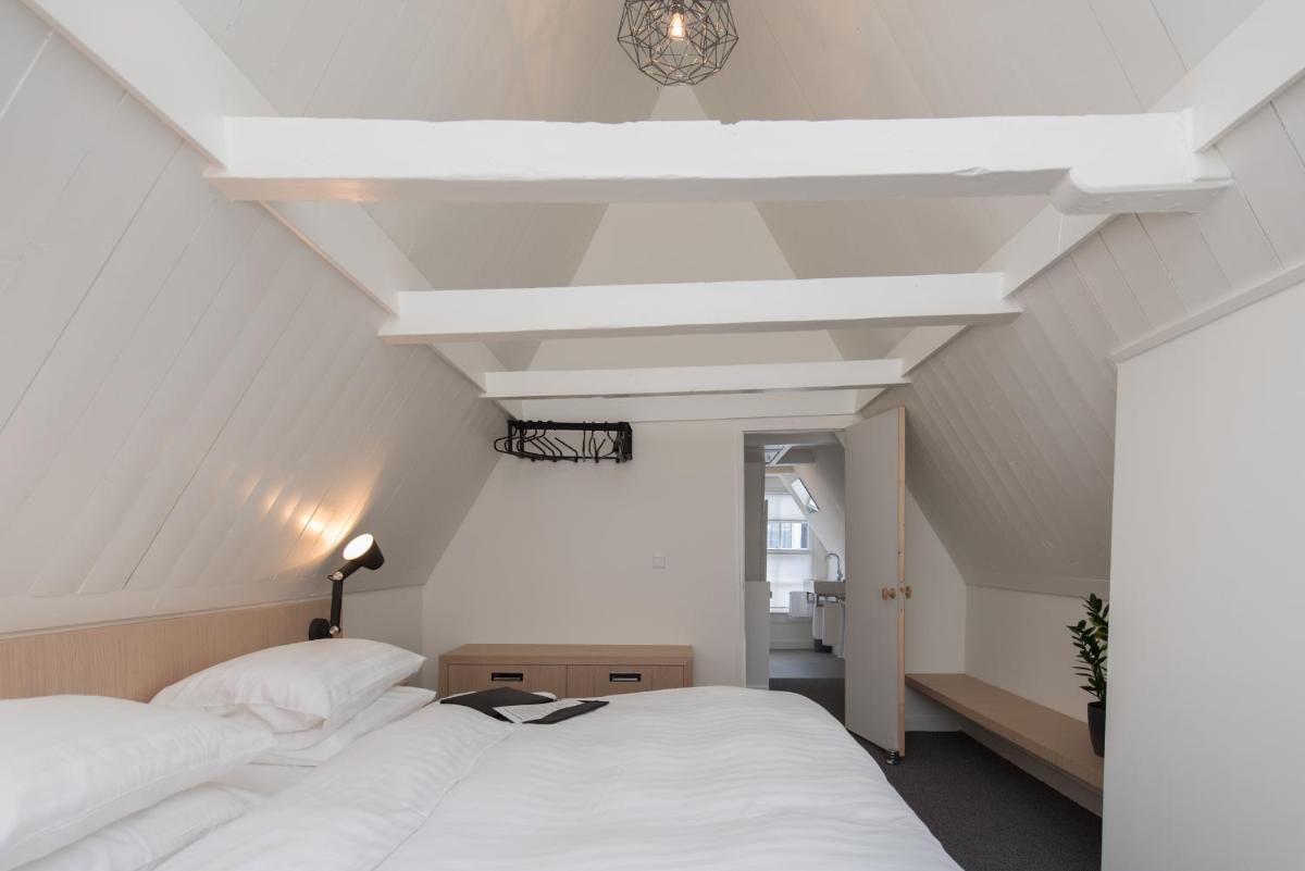 Standard Queen Room photo 2