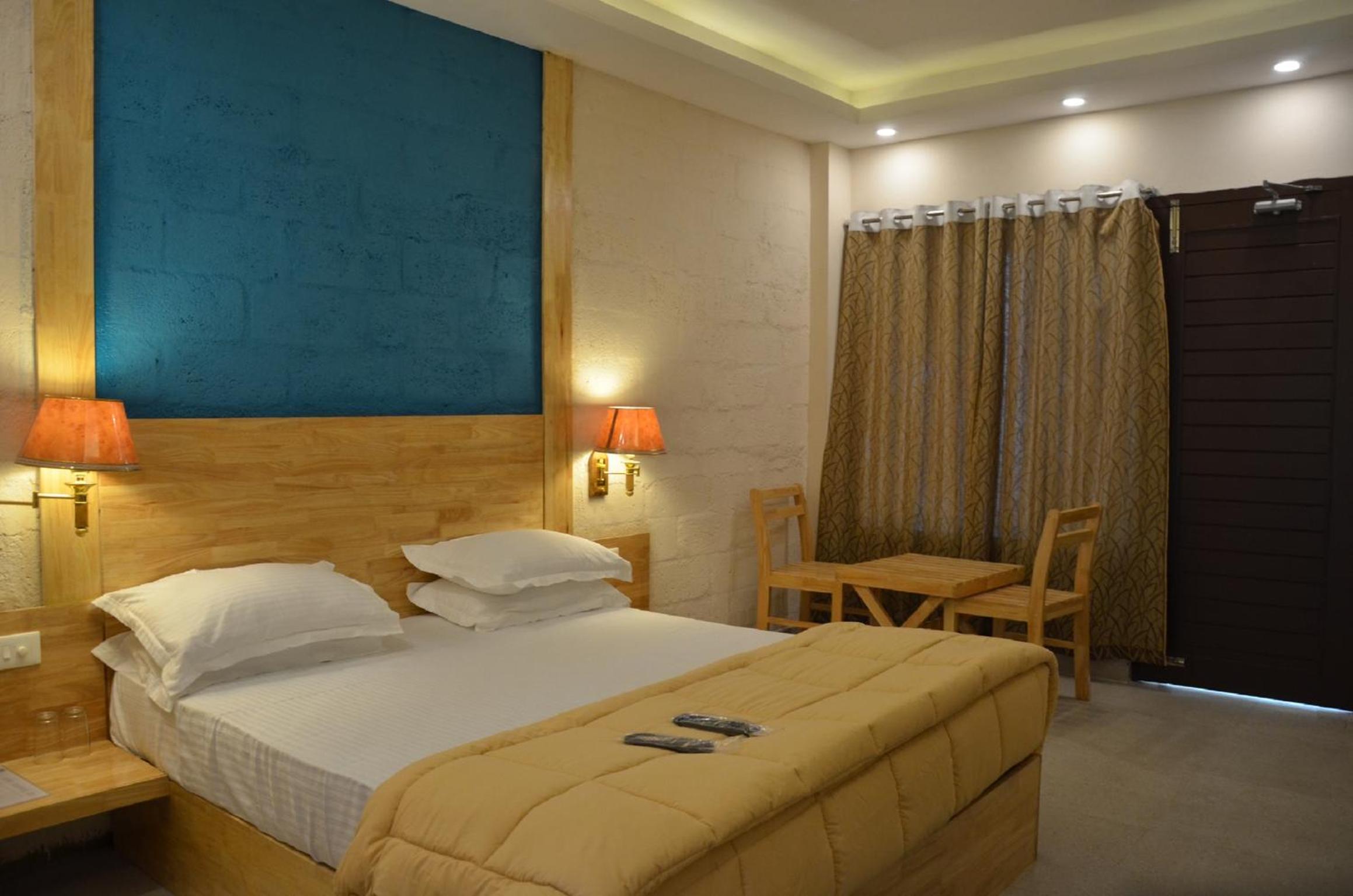 Semi Deluxe Double Room with Sea View - Photo 1