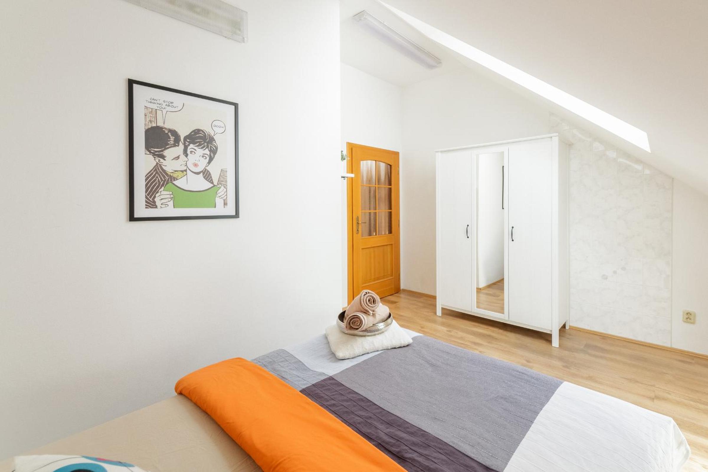 Two-Bedroom Apartment - Photo 9