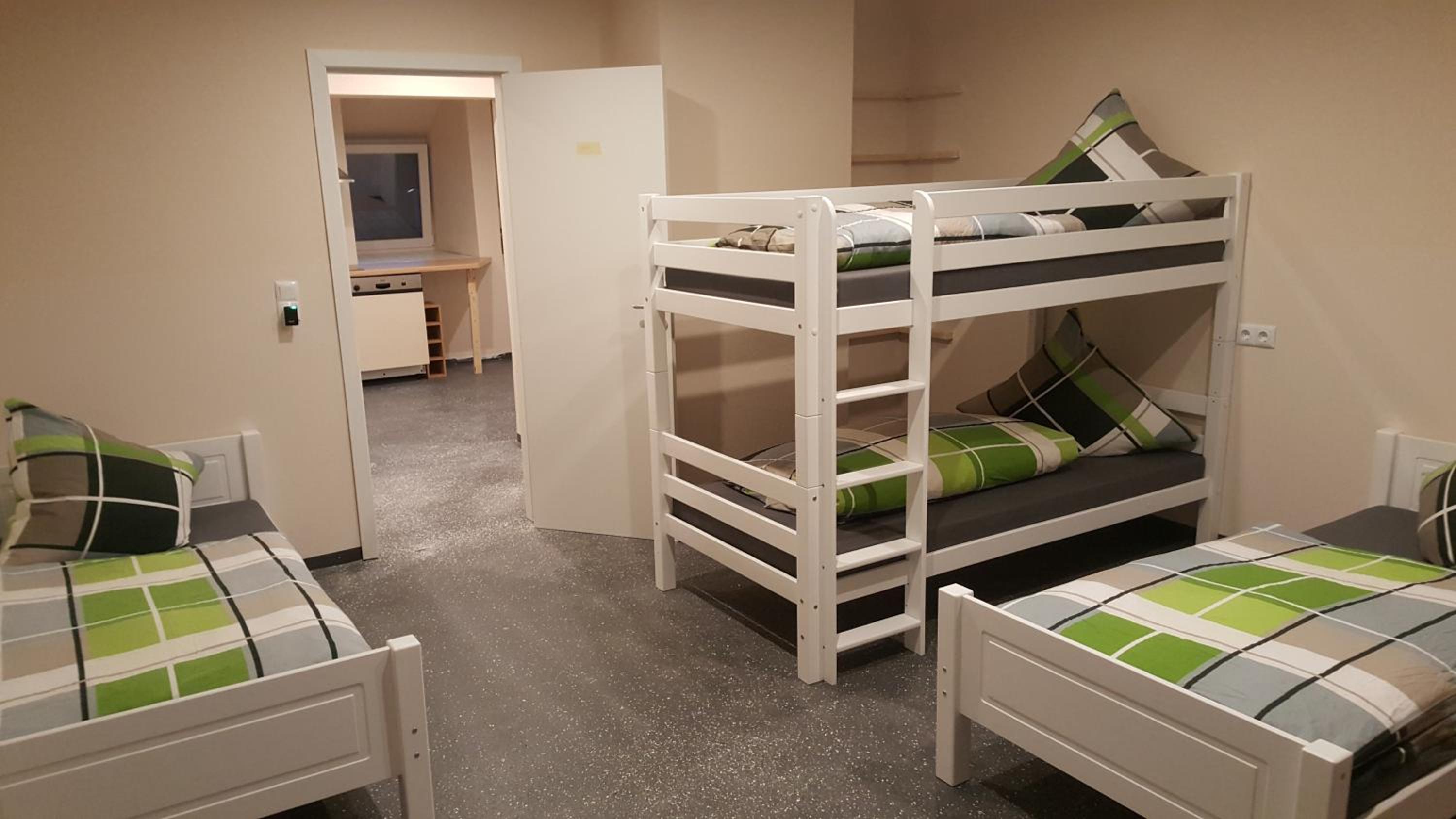 Quadruple Room with Shared Bathroom photo 3