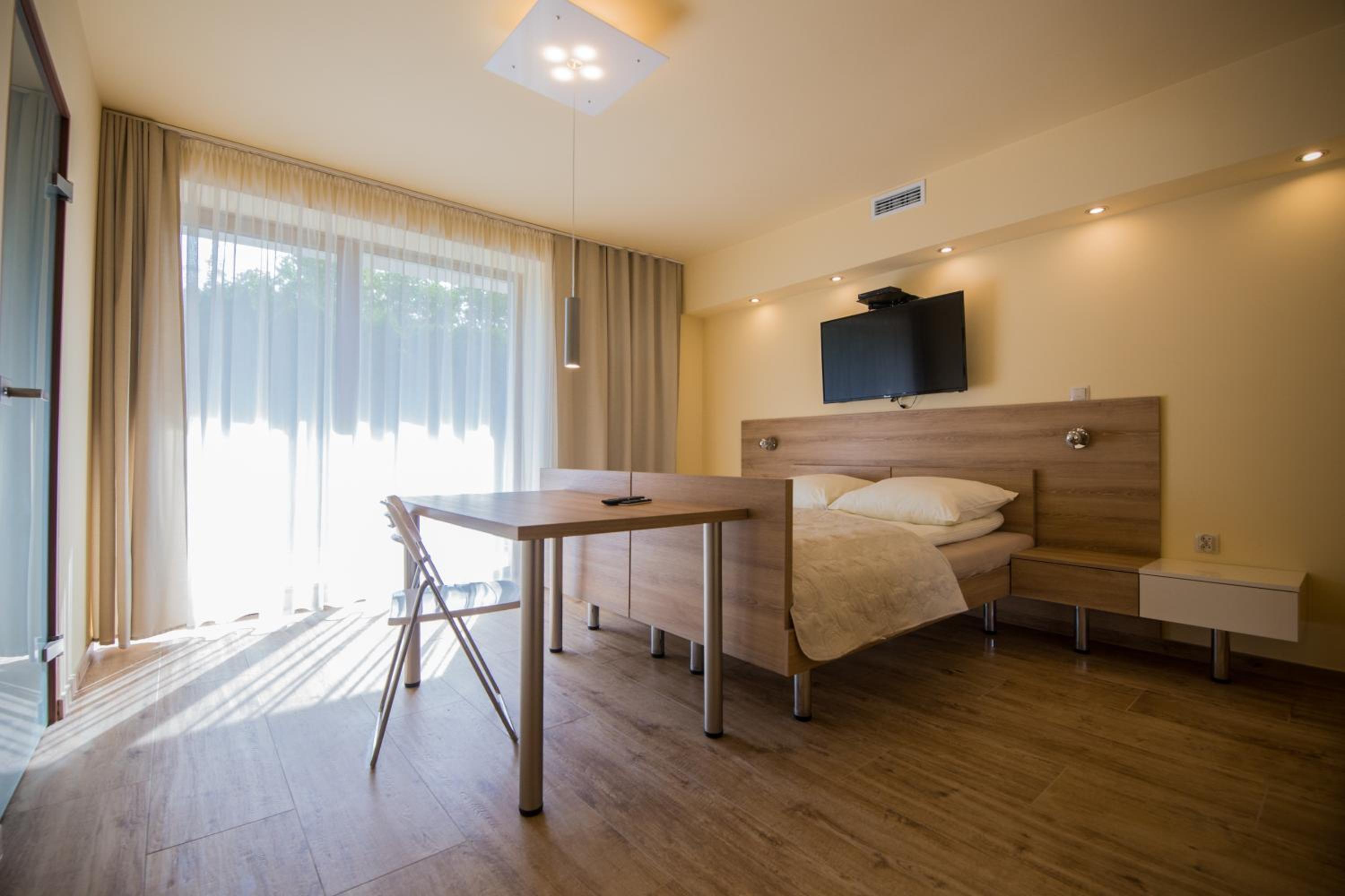 Large Double or Twin Room photo 1