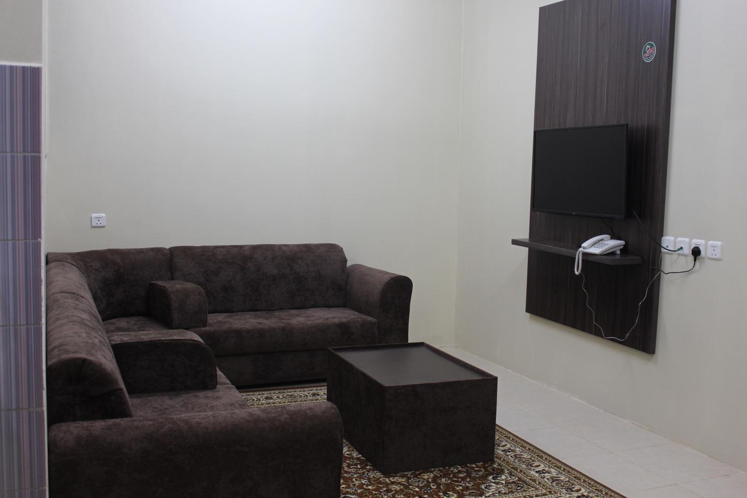Deluxe Two-Bedroom Apartment photo 1