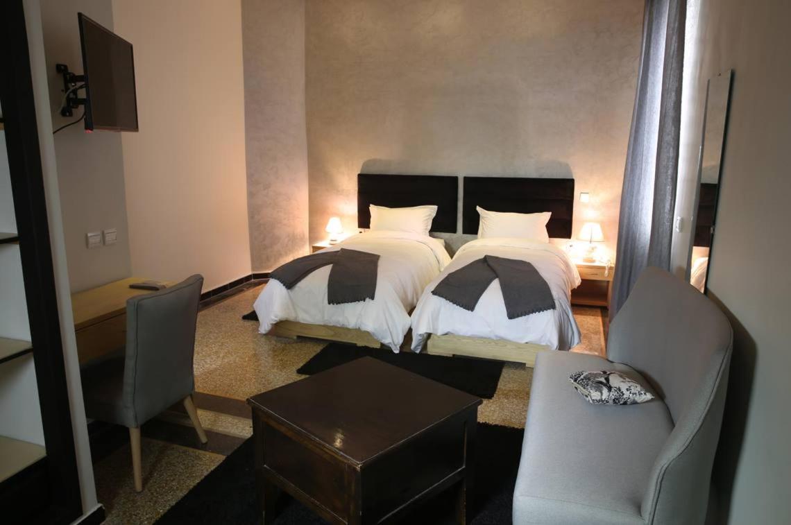 Double Room (2 Adults + 1 Child) photo 3