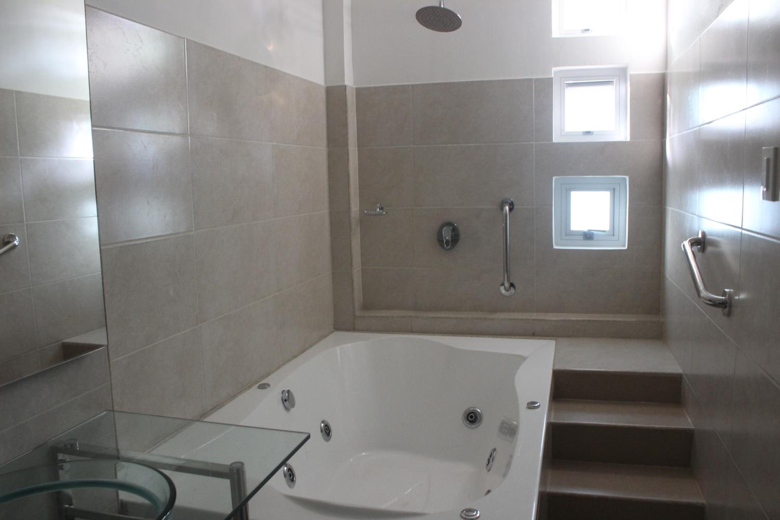 Queen Room with Spa Bath photo 2