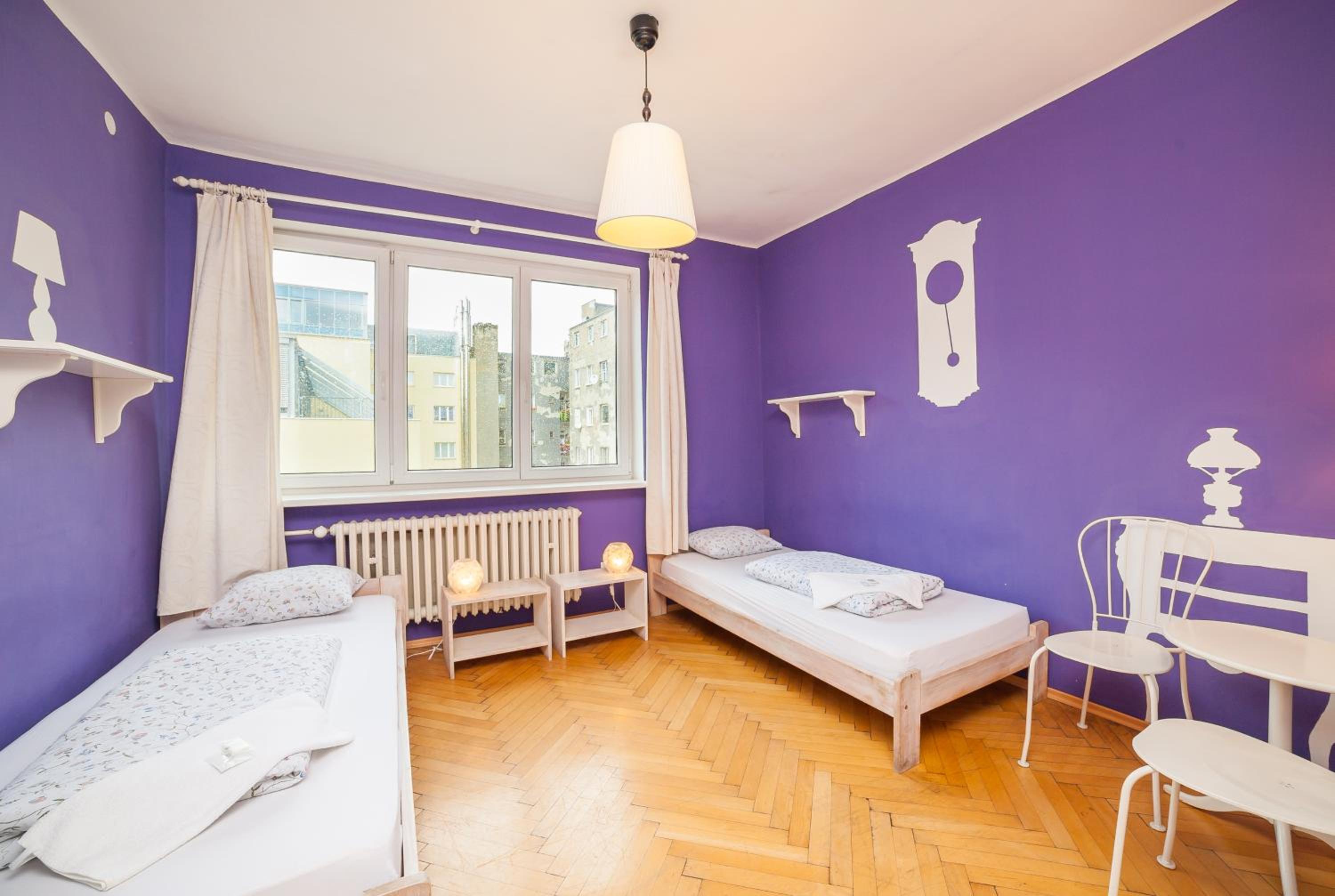 Twin Room with Private Bathroom - Photo 7