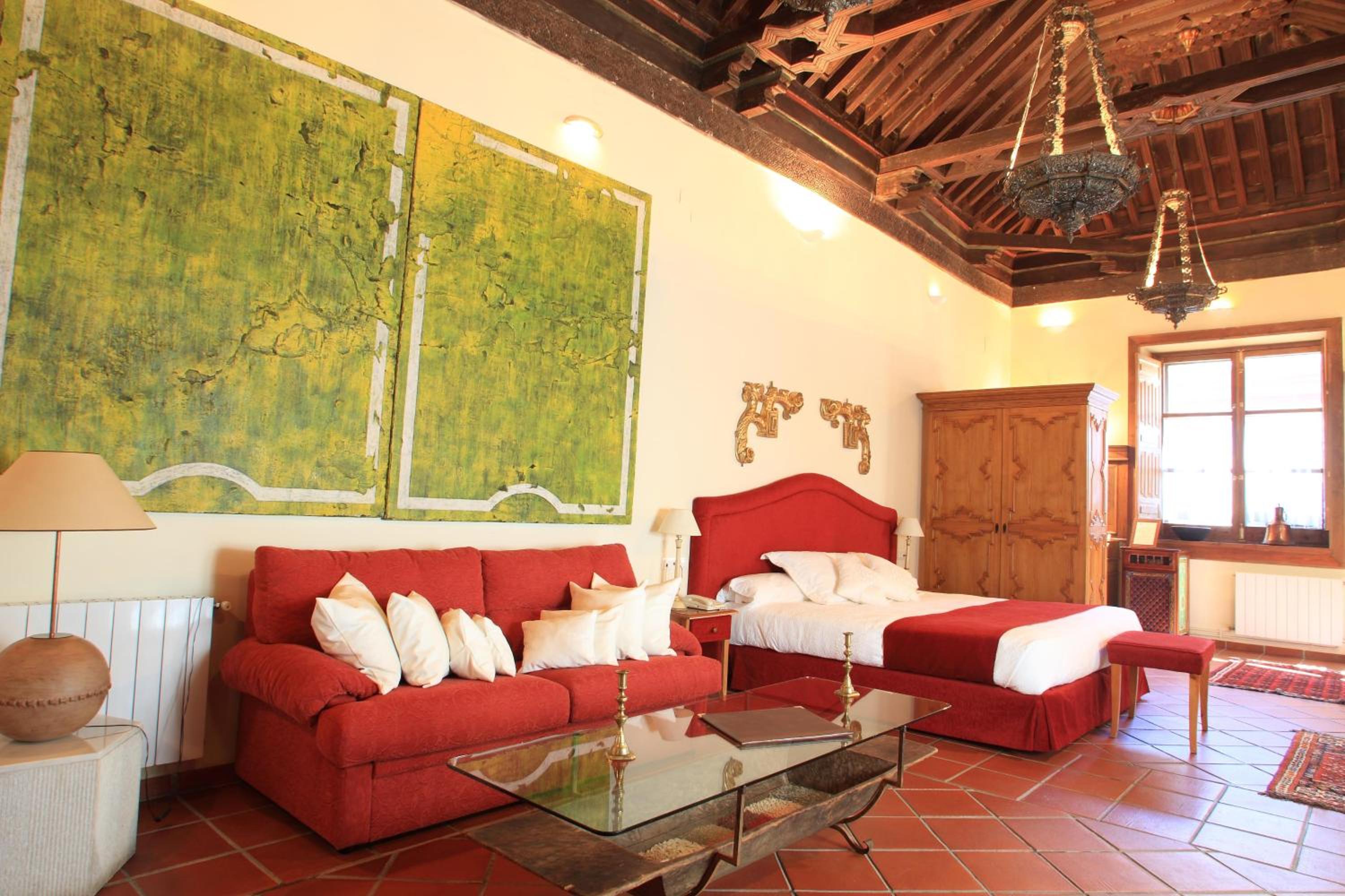 Suite - Photo 2
