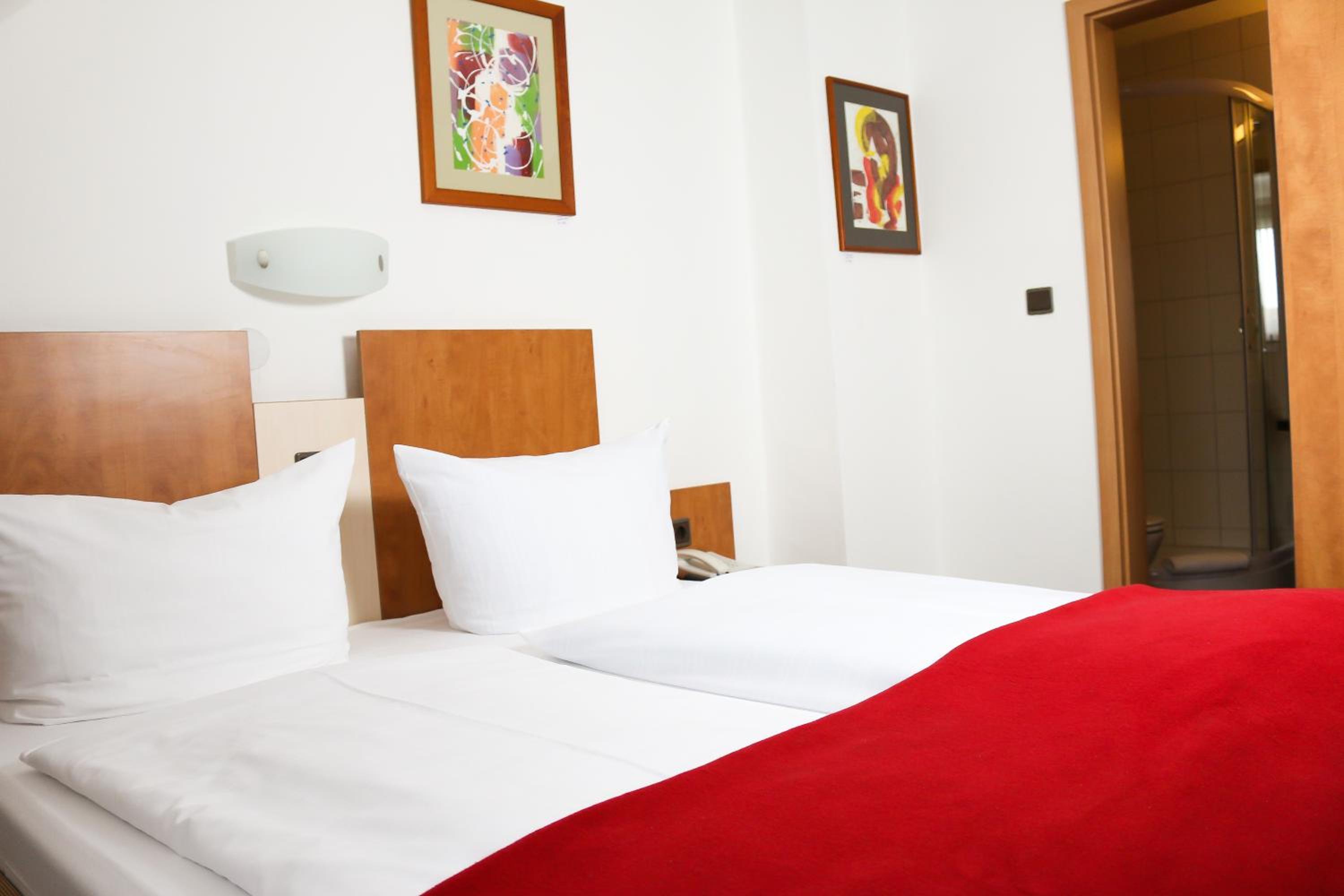 Double Room - Photo 2
