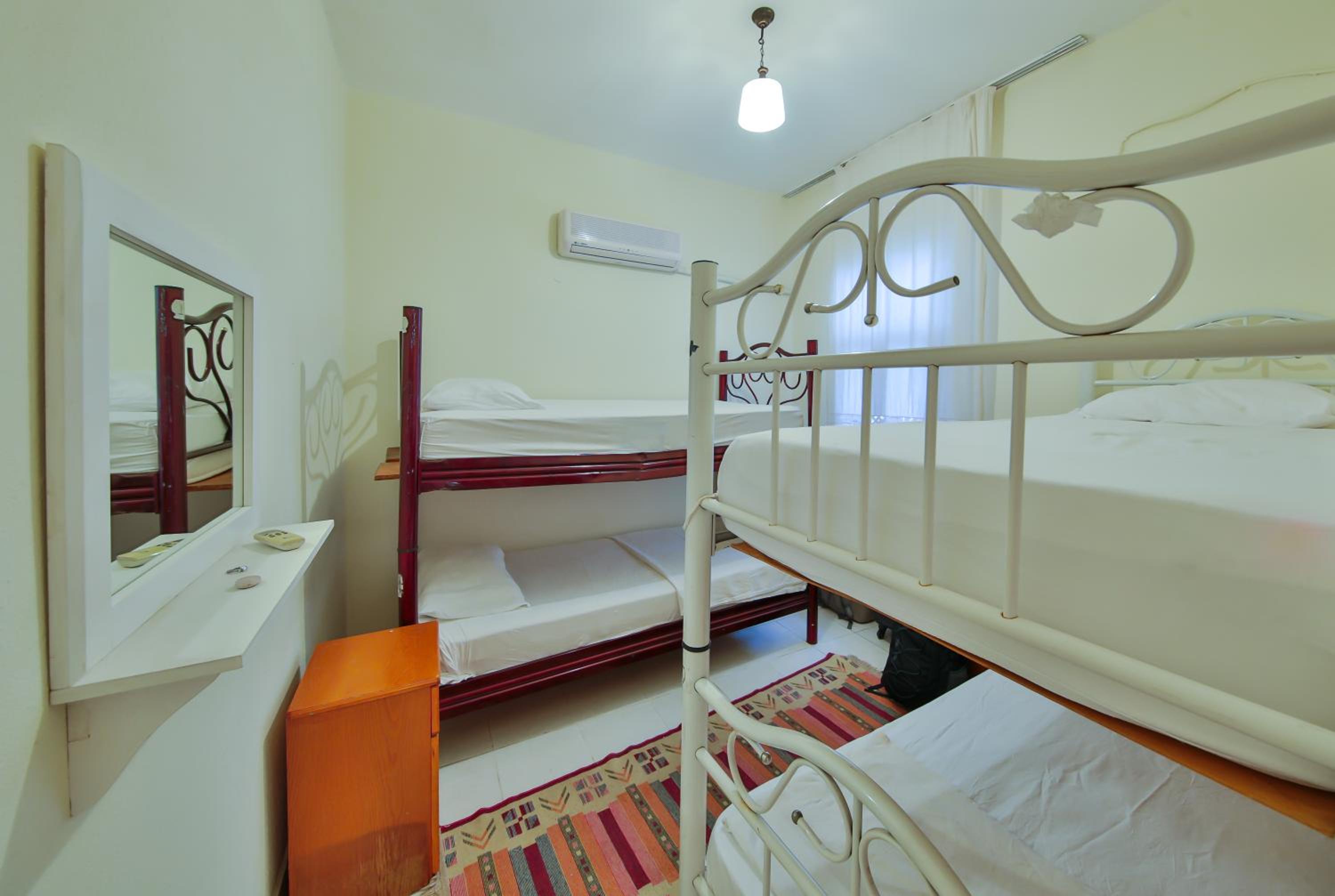 Bed in 4-Bed Mixed Dormitory Room photo 1