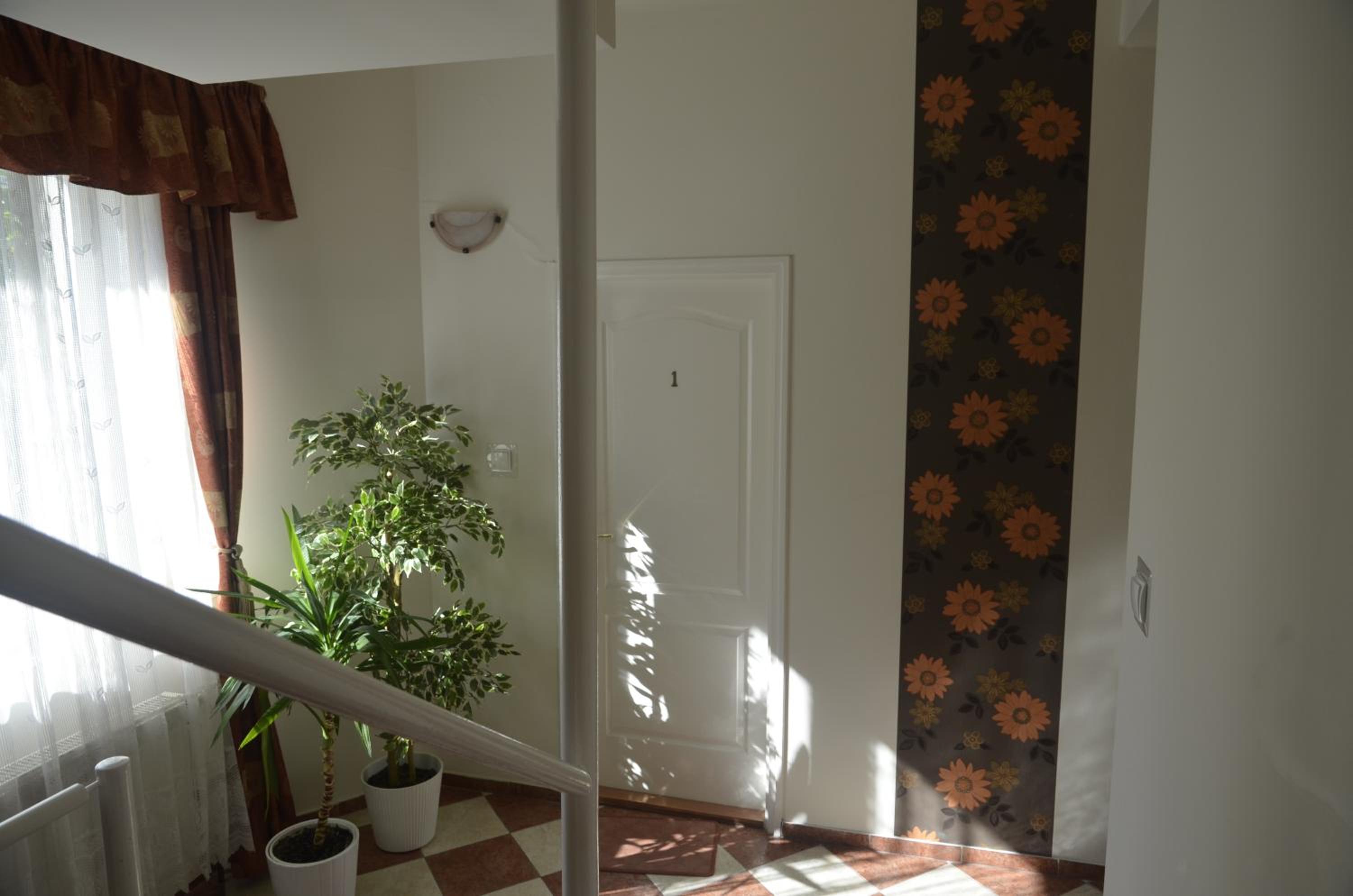 Double Room with Mountain View - Photo 3
