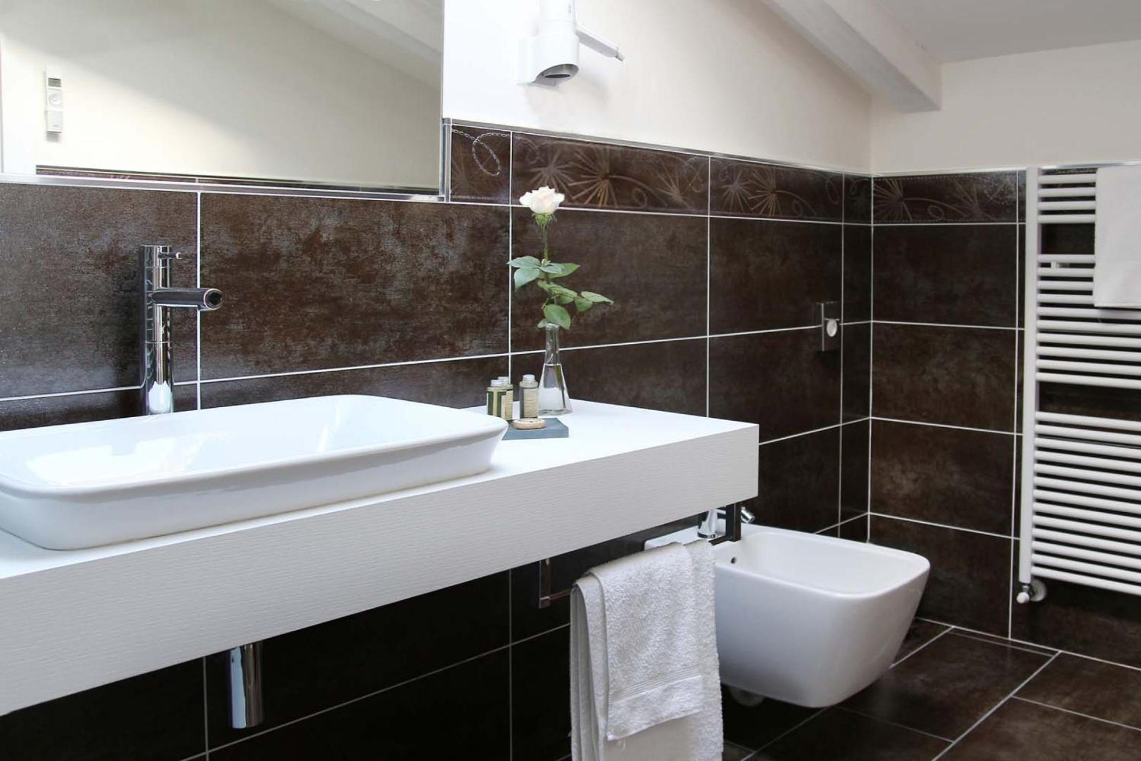 Superior Double Room with Balcony - Photo 12