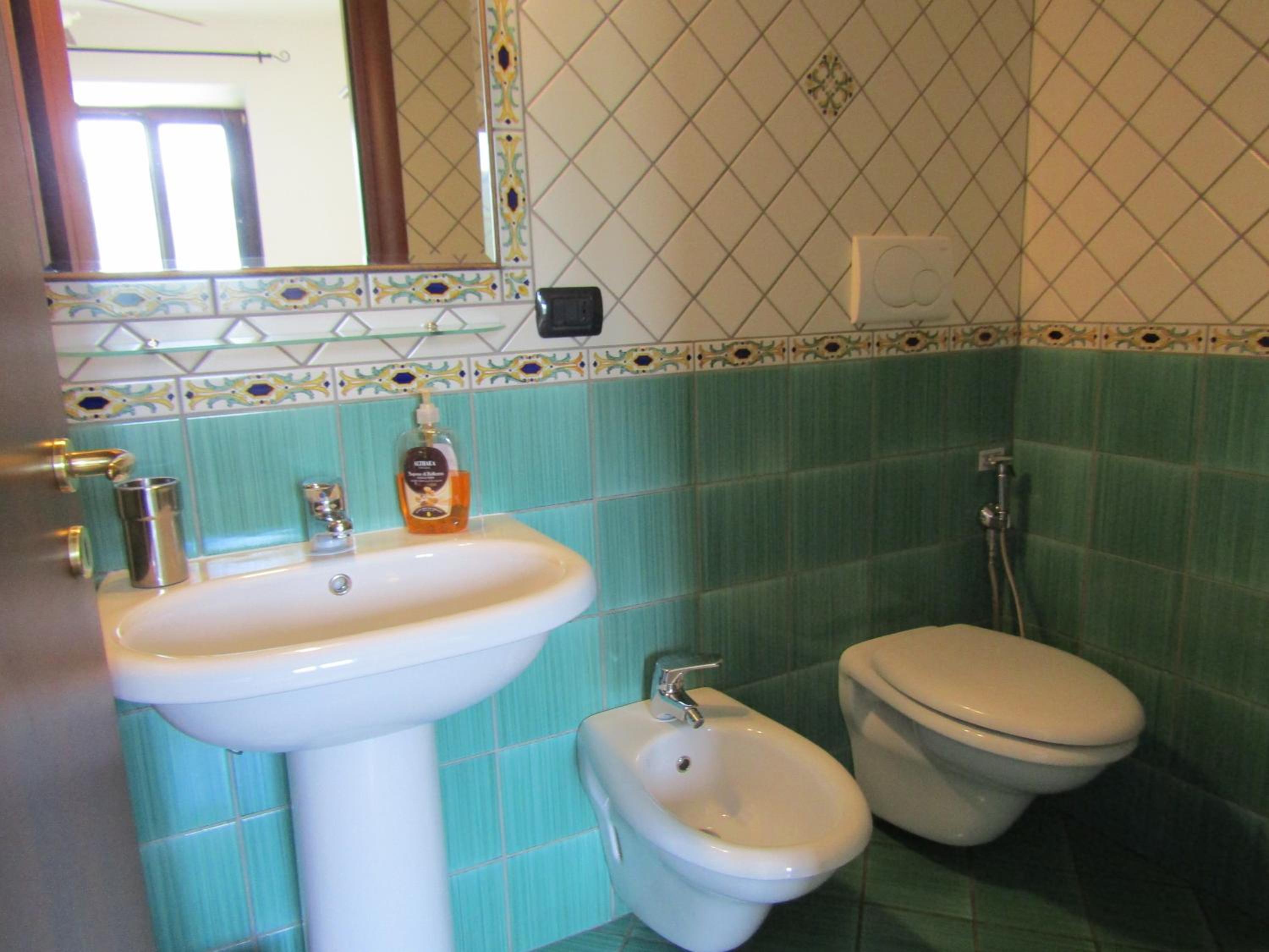 Standard  Double Room - Photo 13