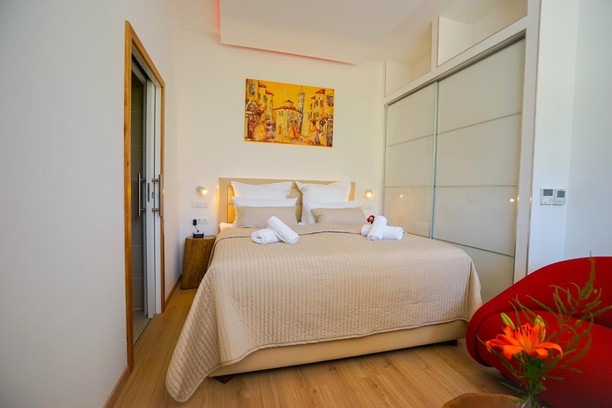 Studio Apartment photo 1