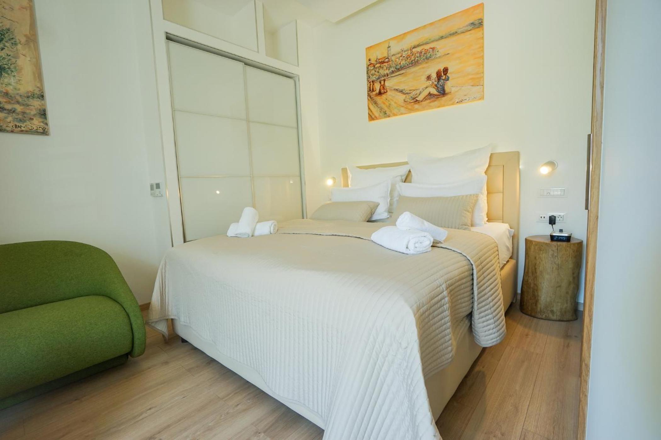 Studio Apartment photo 3
