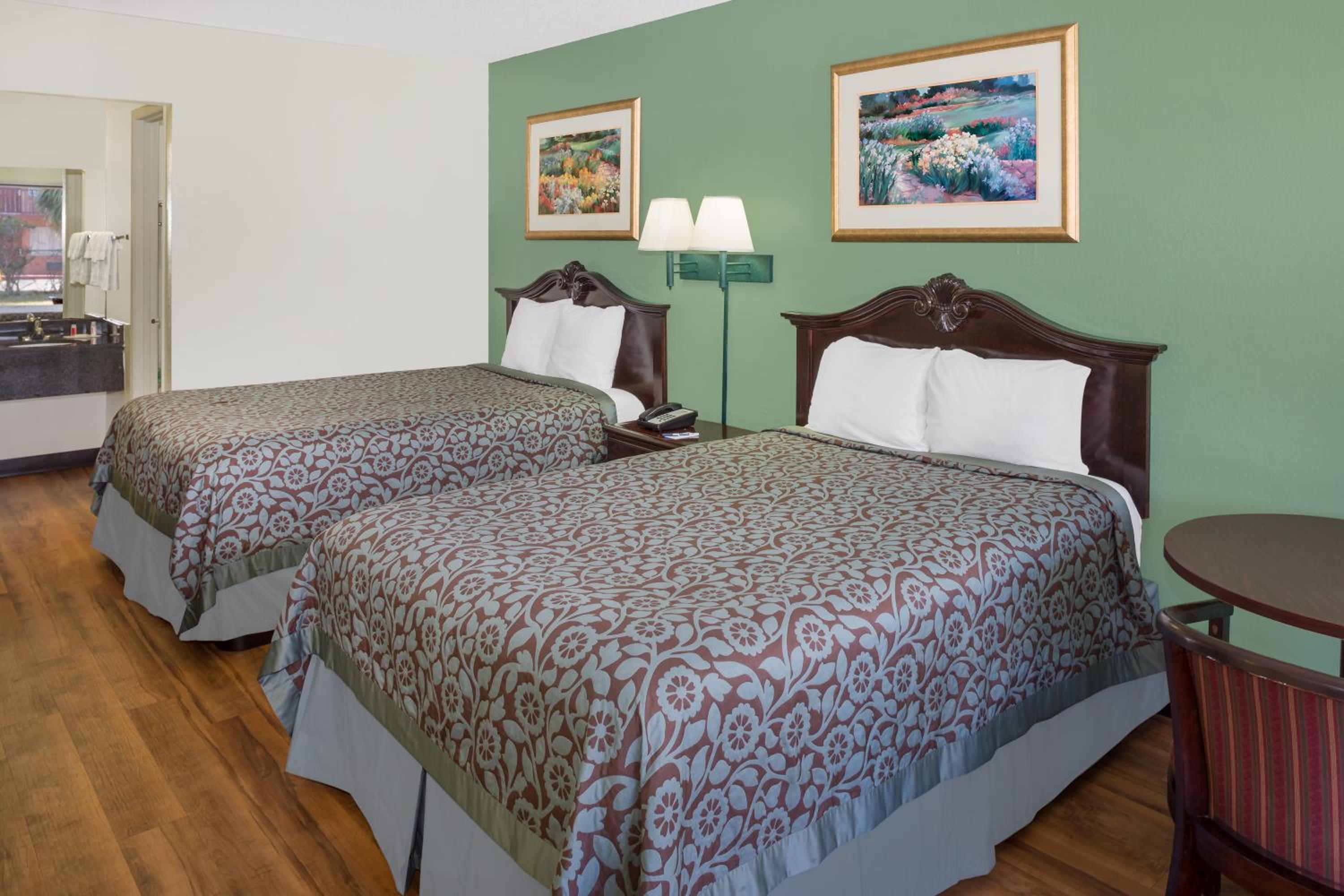 Double Room with Two Double Beds - Non-Smoking photo 1