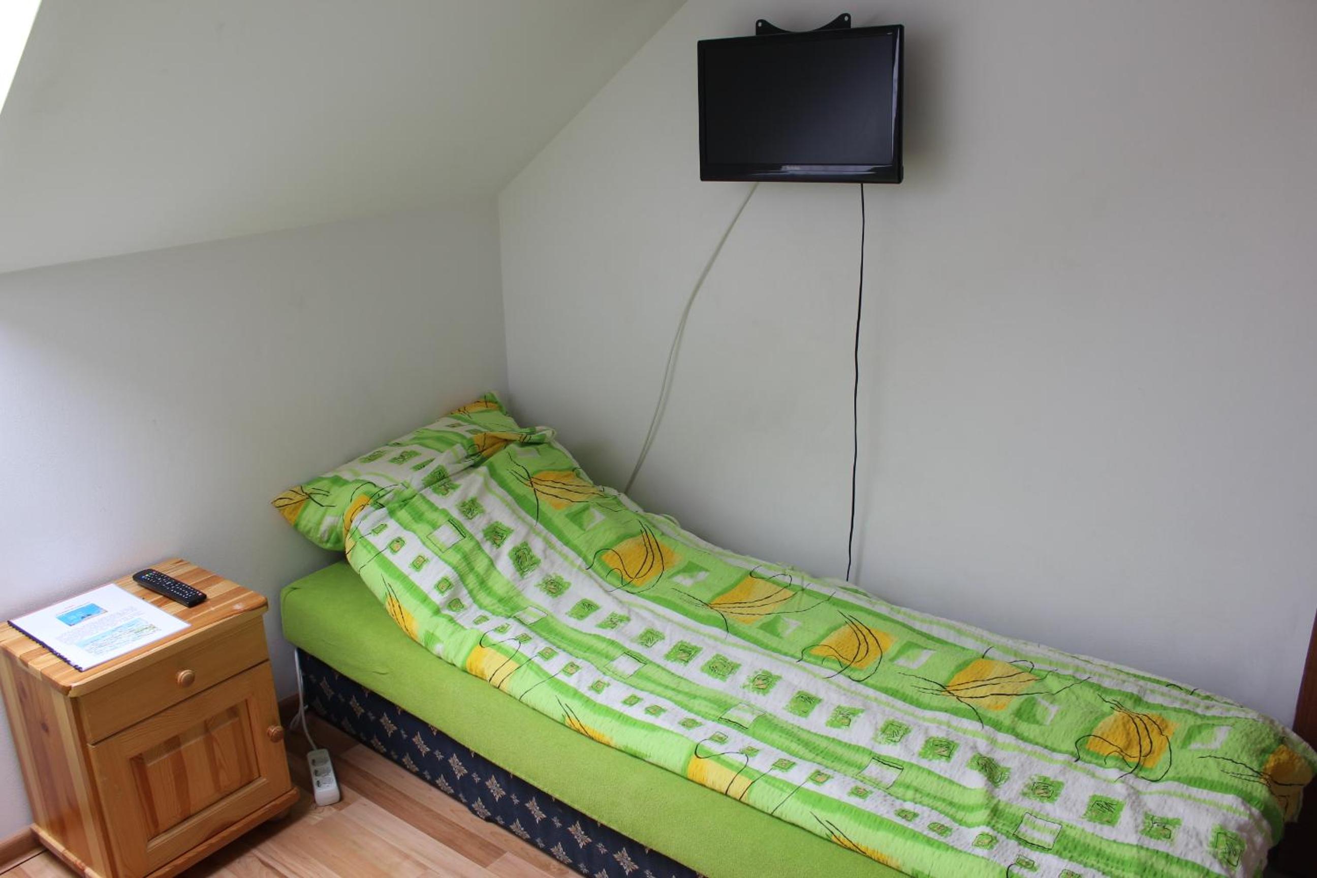Small Twin Room photo 2