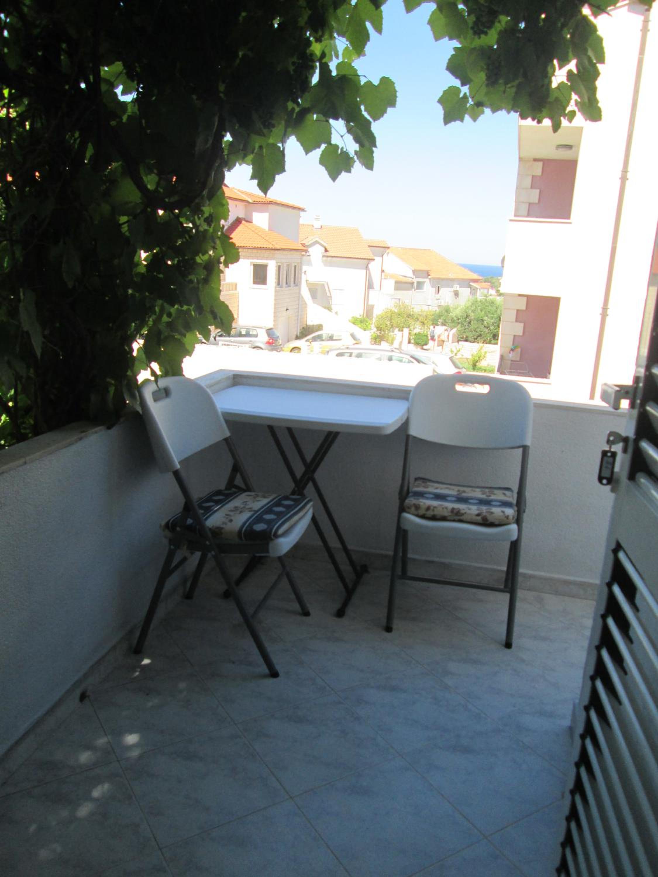 Double Room with Balcony (2 Adults + 1 Child) - Photo 14