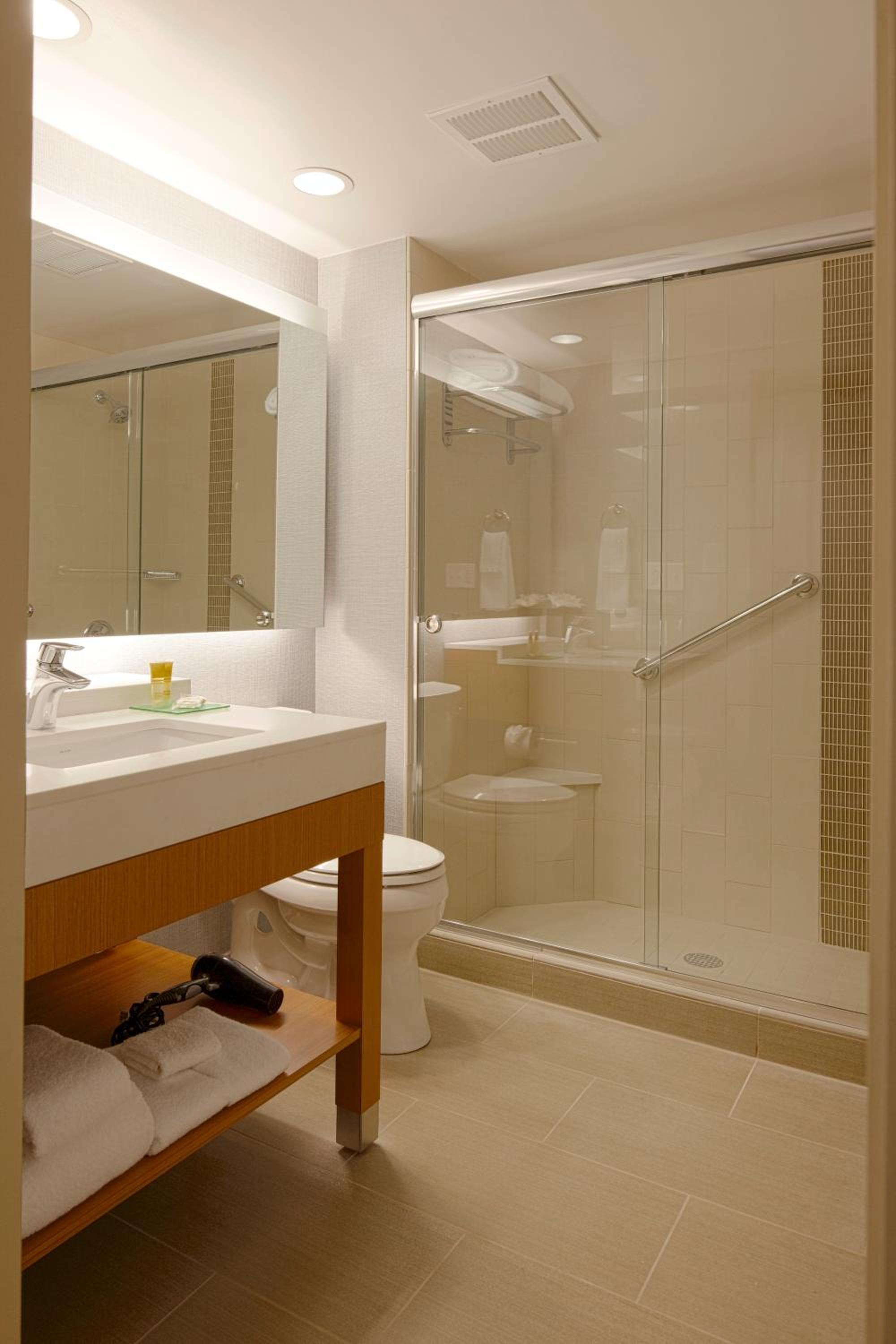 King Room with Sofa Bed - High Floor - Photo 3