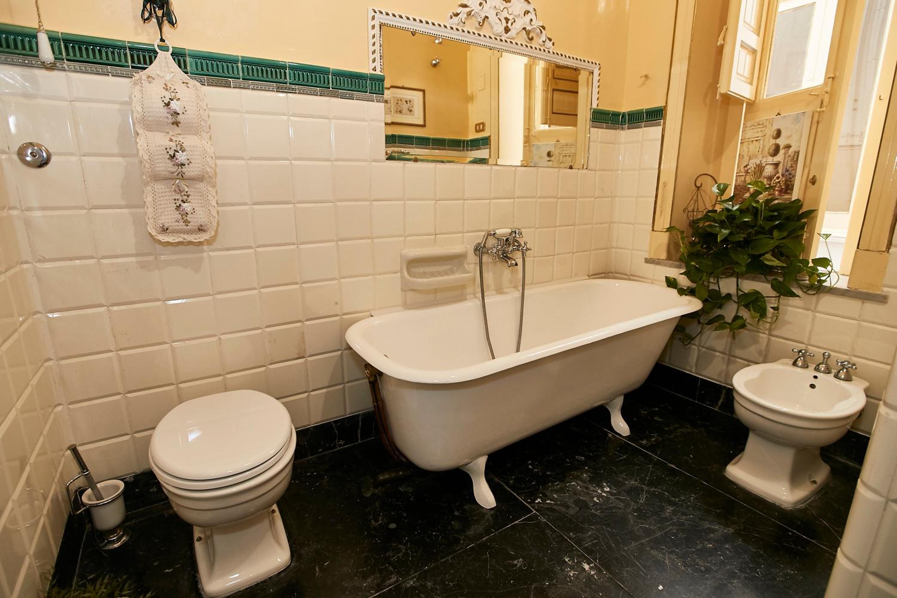 Two-Bedroom Apartment - Photo 4