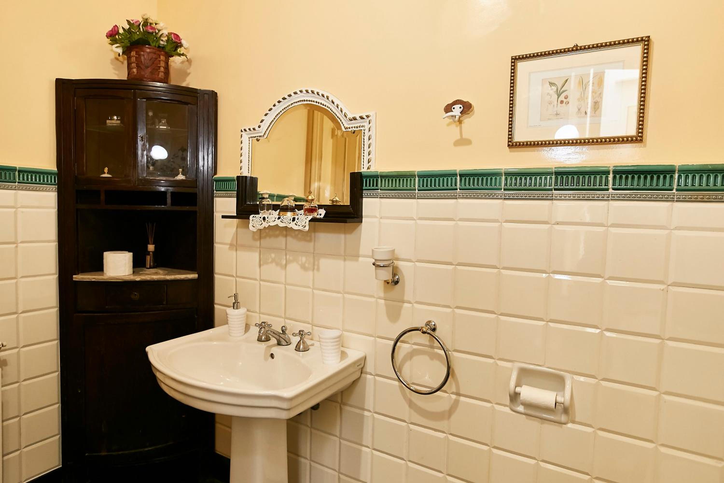 Two-Bedroom Apartment - Photo 3