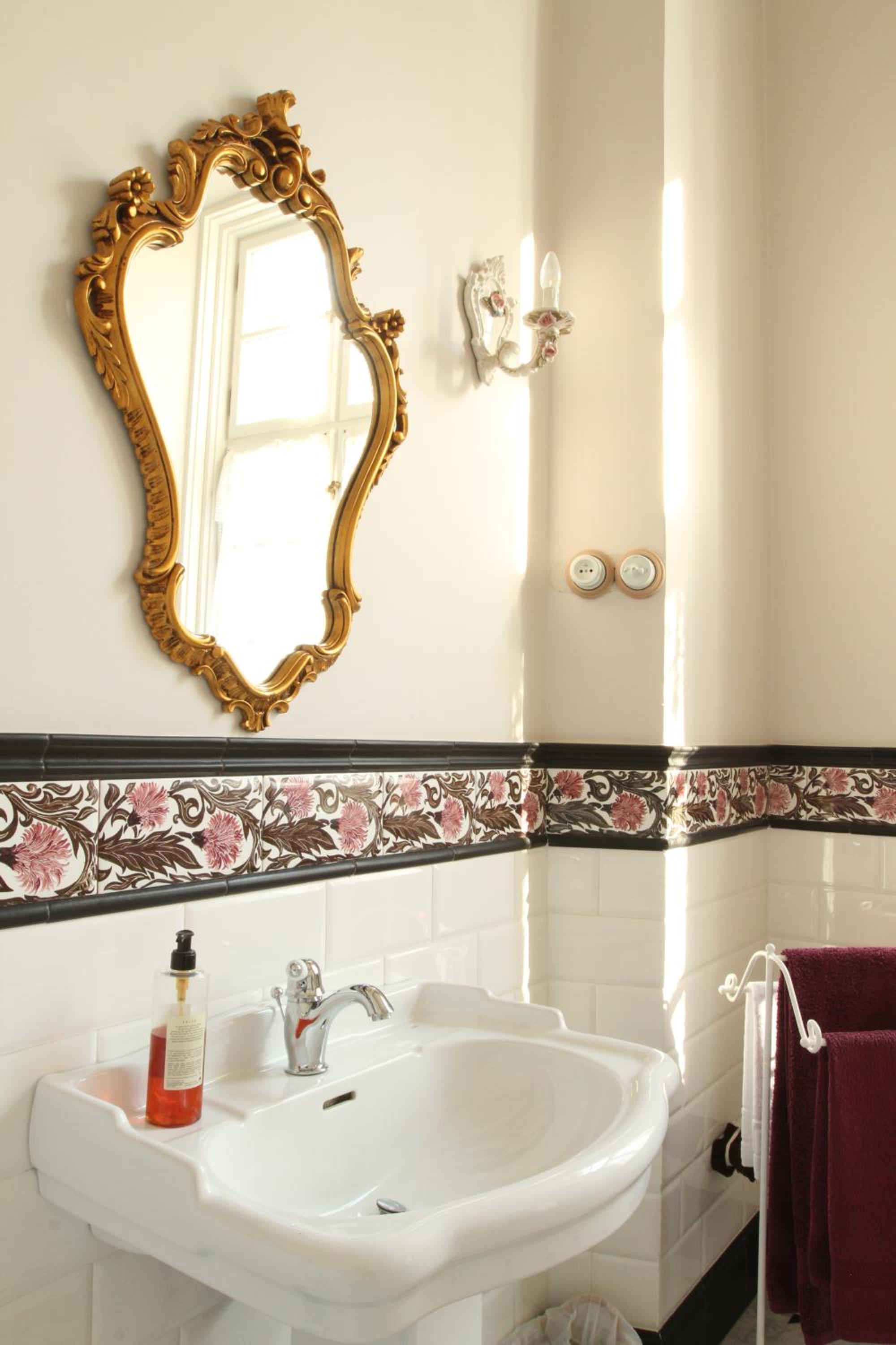Double Room - Photo 28